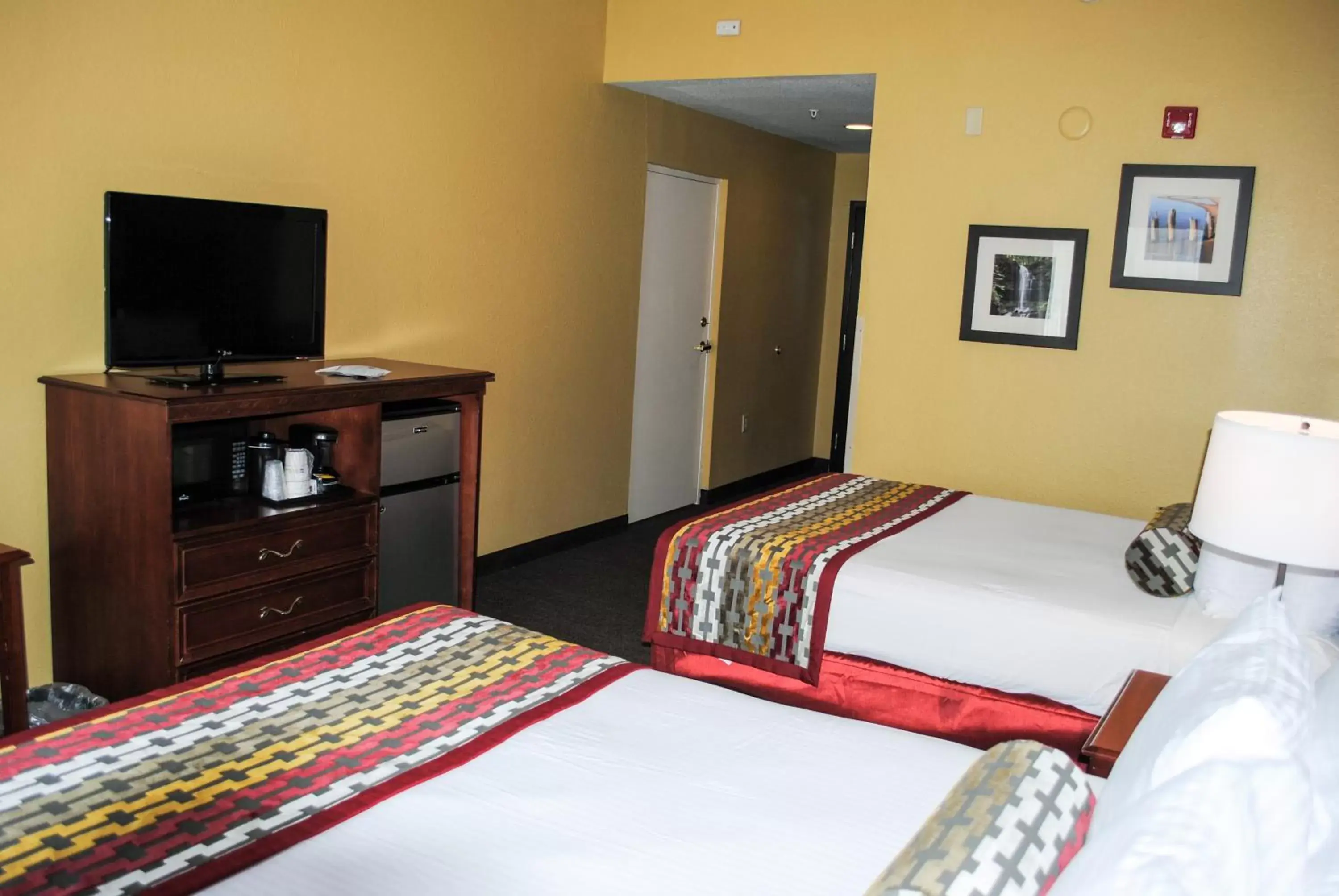 Bed in Best Western Executive Inn & Suites