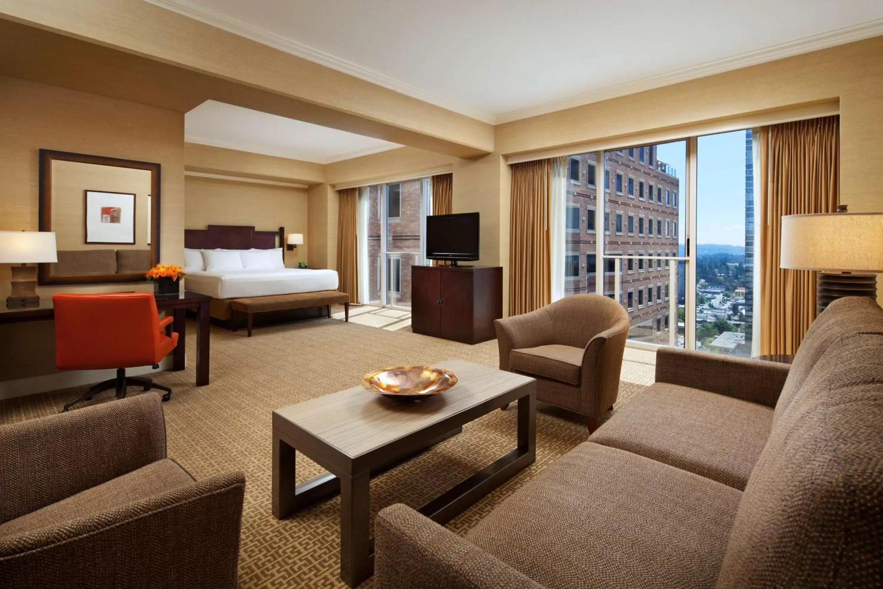 Photo of the whole room, Seating Area in Hyatt Regency Bellevue