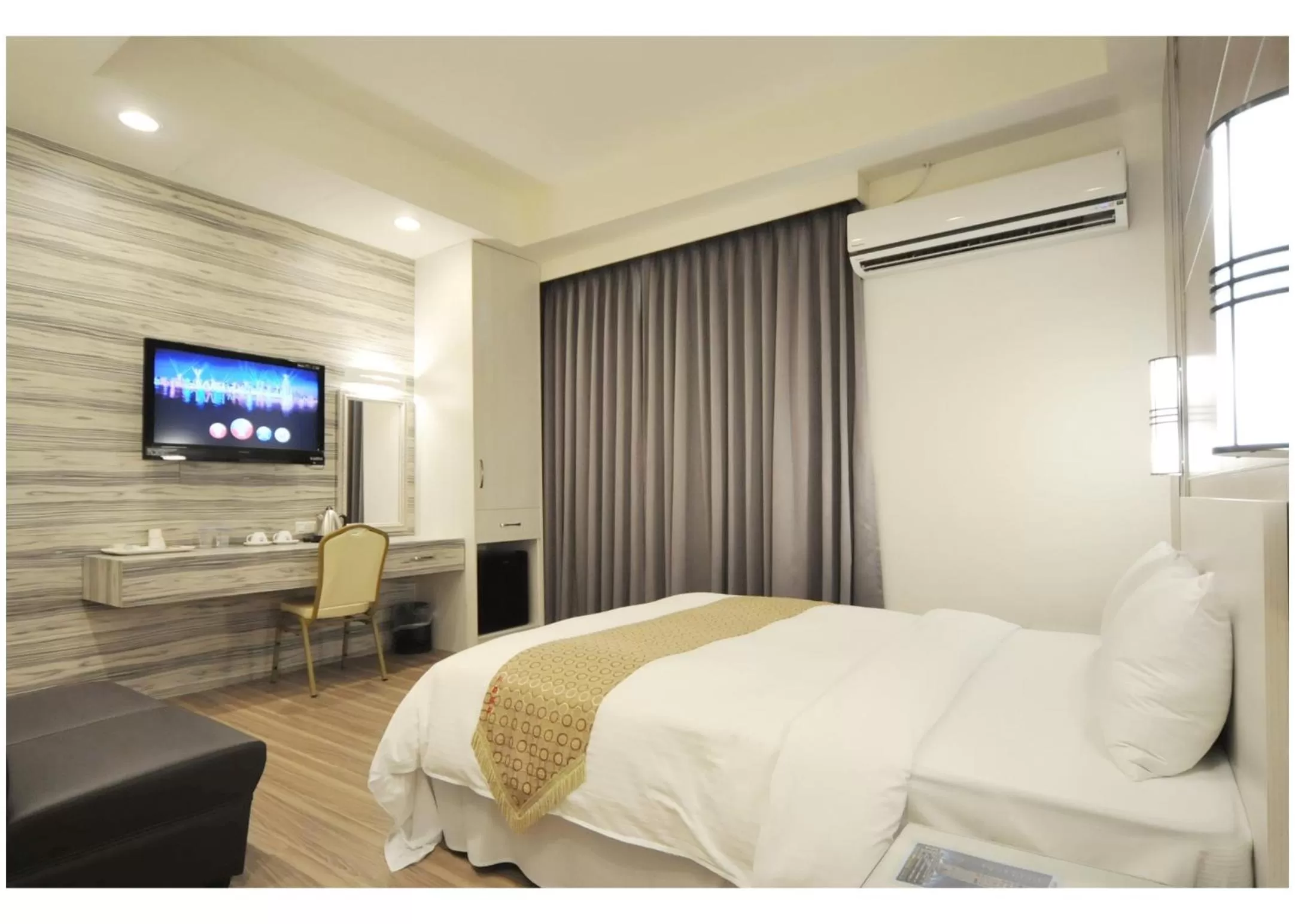 Photo of the whole room, Bed in Chengdian Hotel