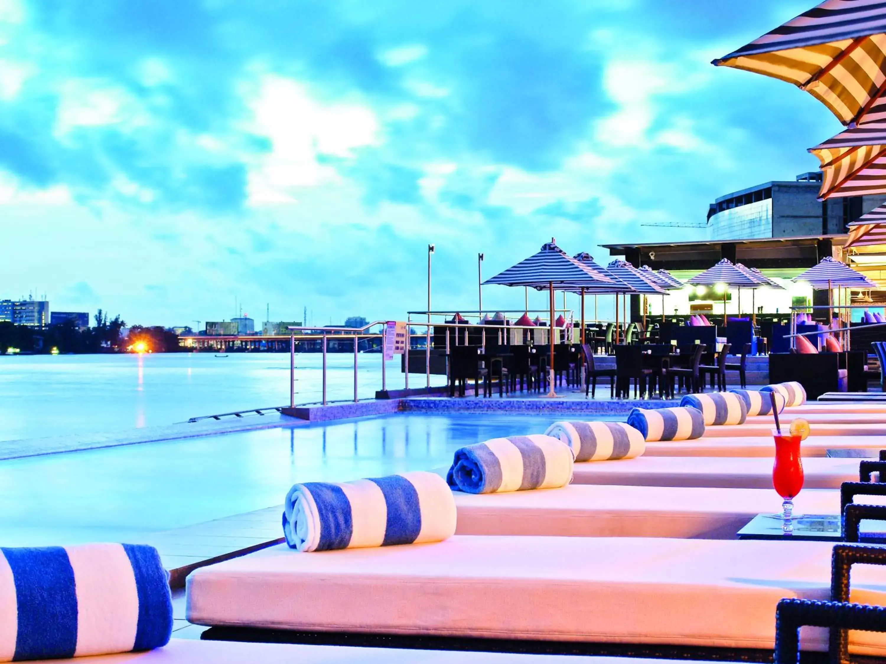 Swimming Pool in Radisson Blu Anchorage Hotel