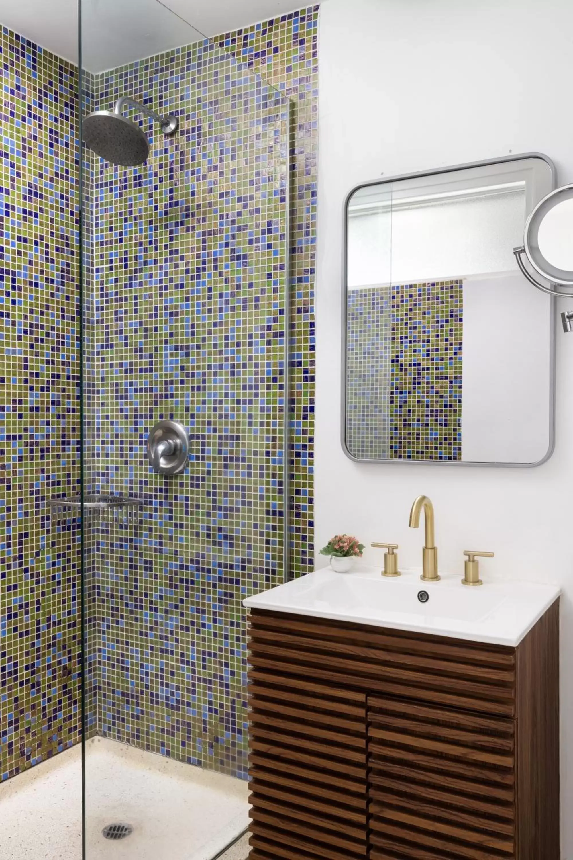 Shower, Bathroom in Del Marcos Hotel, A Kirkwood Collection Hotel