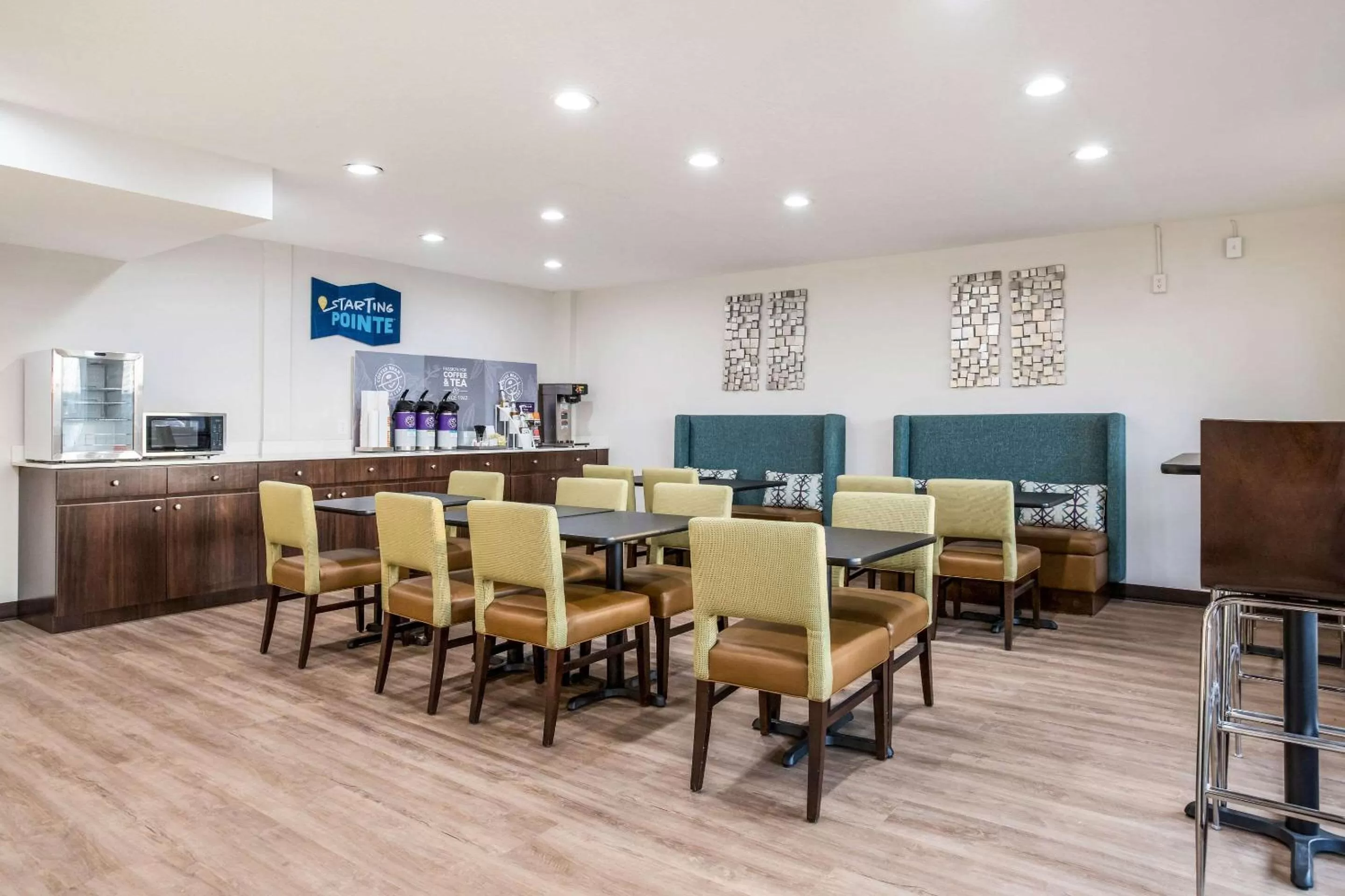 Restaurant/places to eat in Clarion Pointe East Lansing University Area