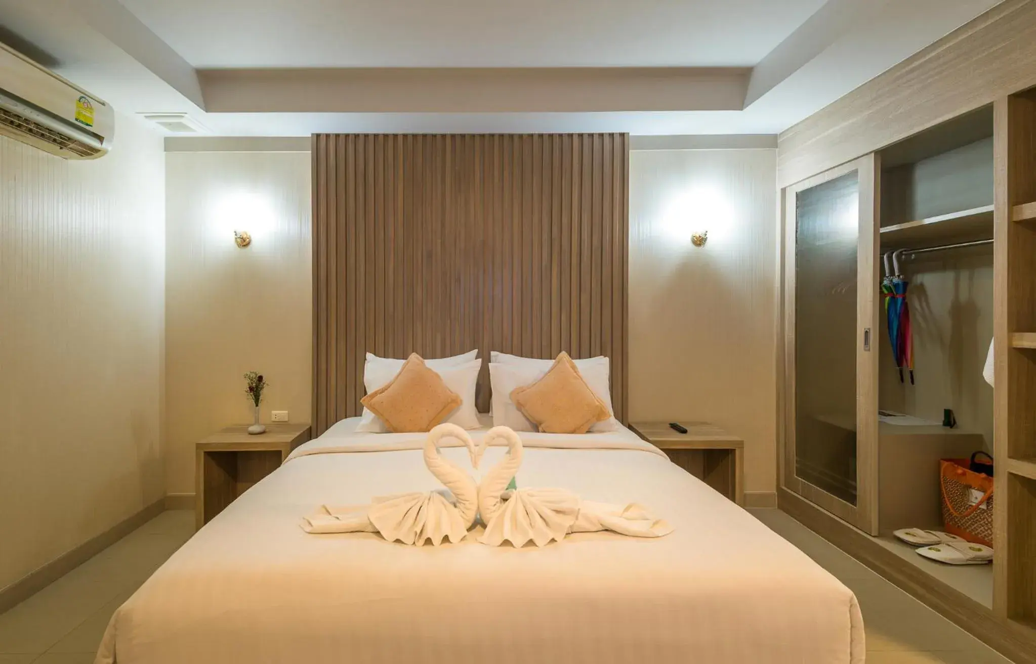 Bed in Lanta Sand Resort & Spa