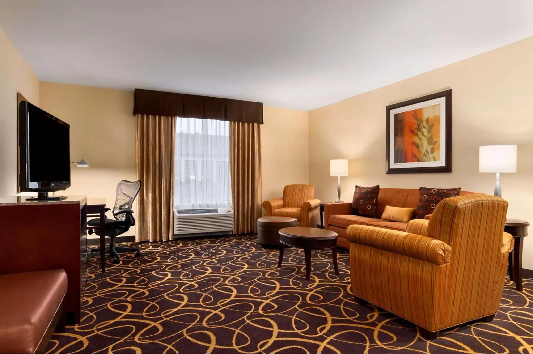 Bed, Seating Area in Hilton Garden Inn Shreveport Bossier City