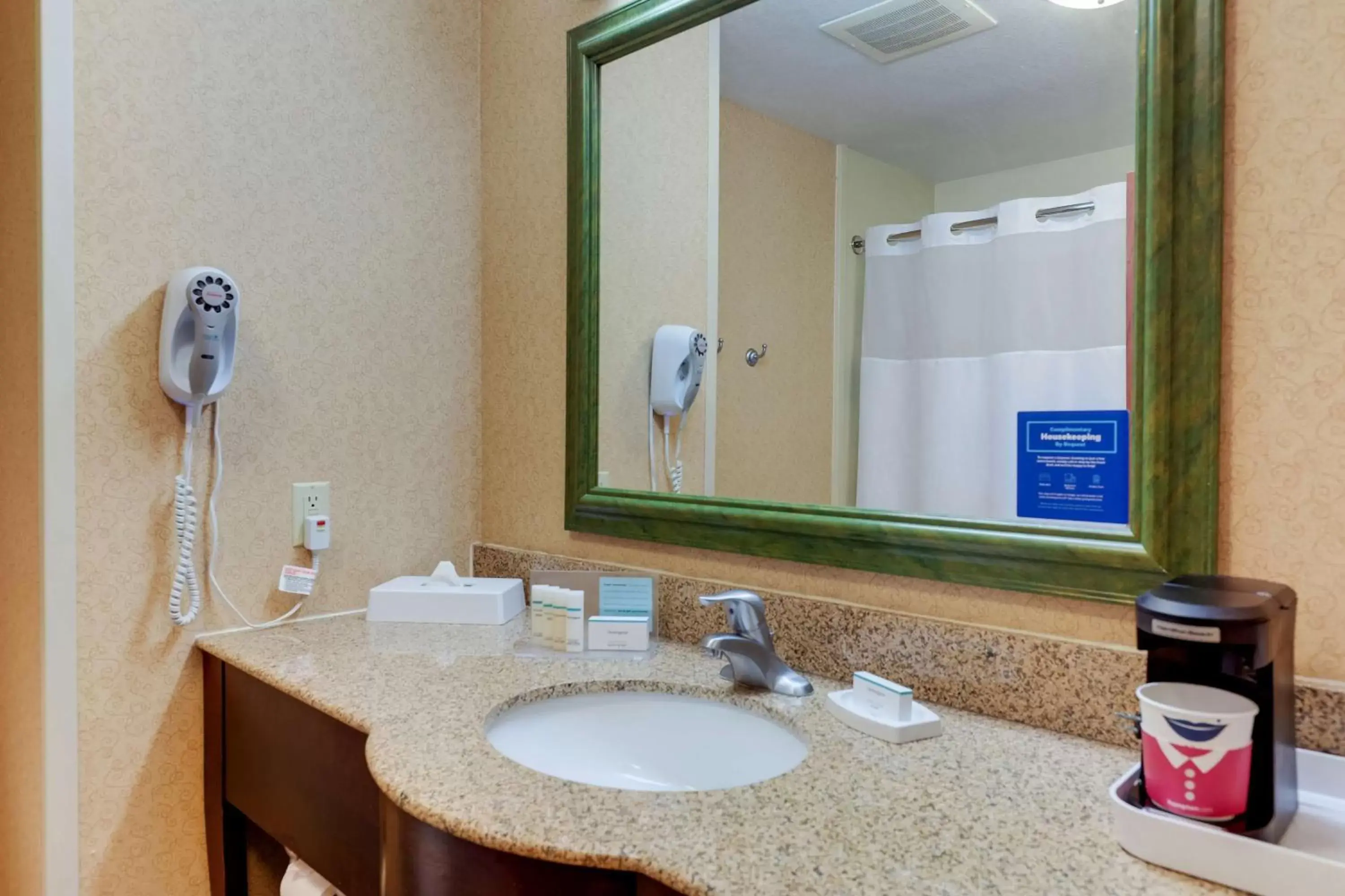 Bathroom in Hampton Inn & Suites St. Louis - Edwardsville