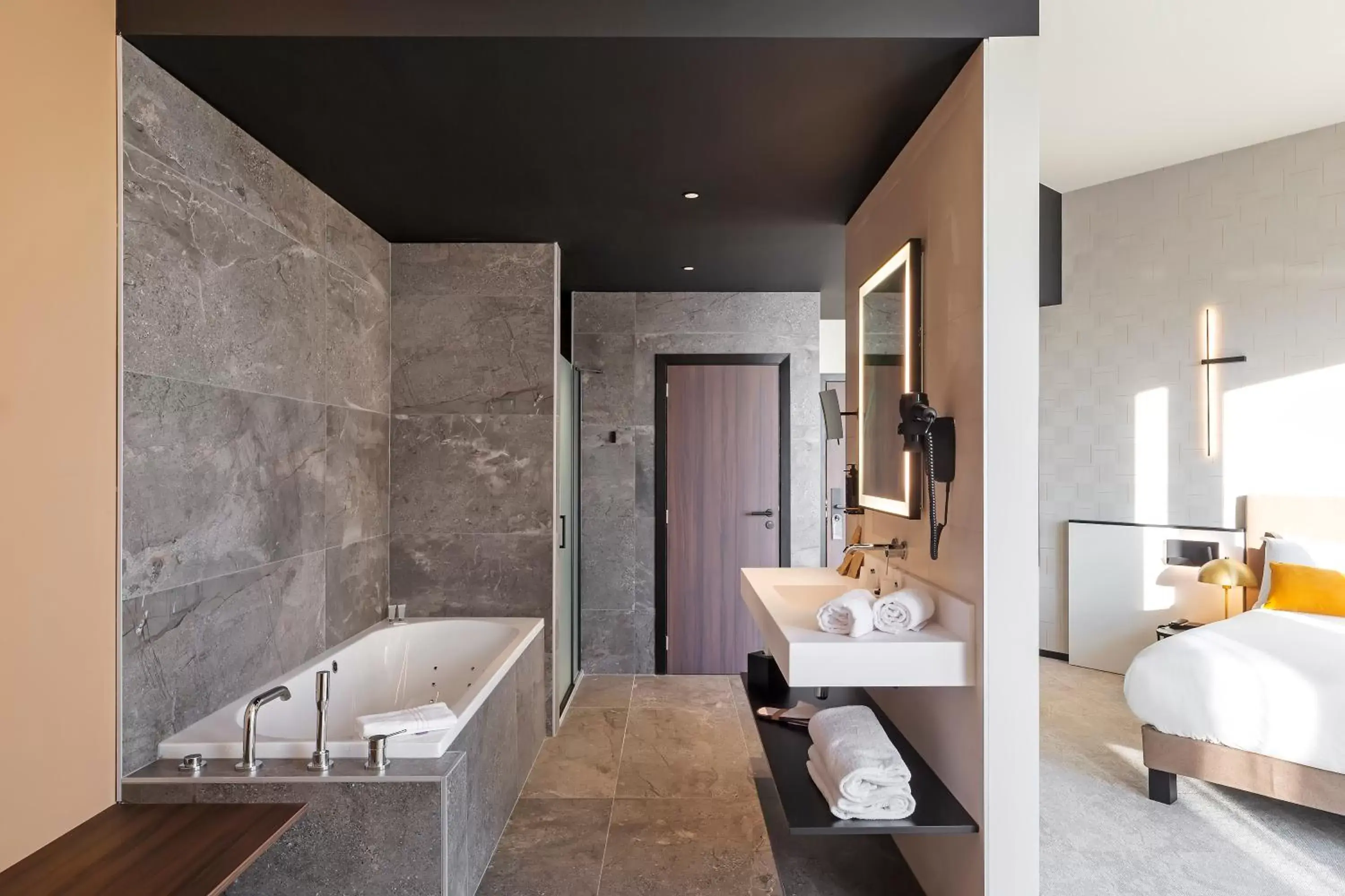 Bedroom, Bathroom in Mercure Namur Hotel