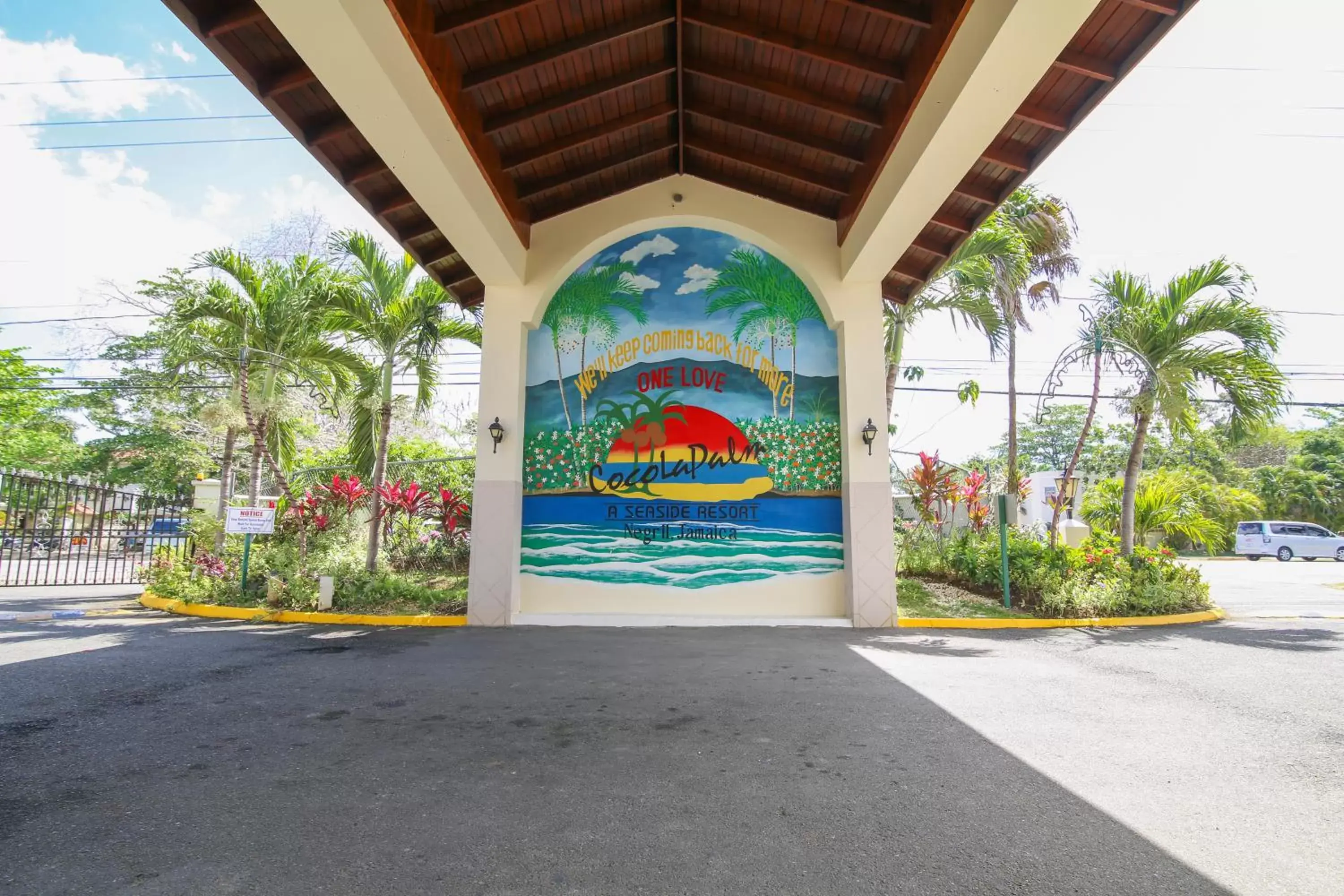 Facade/entrance in Coco La Palm