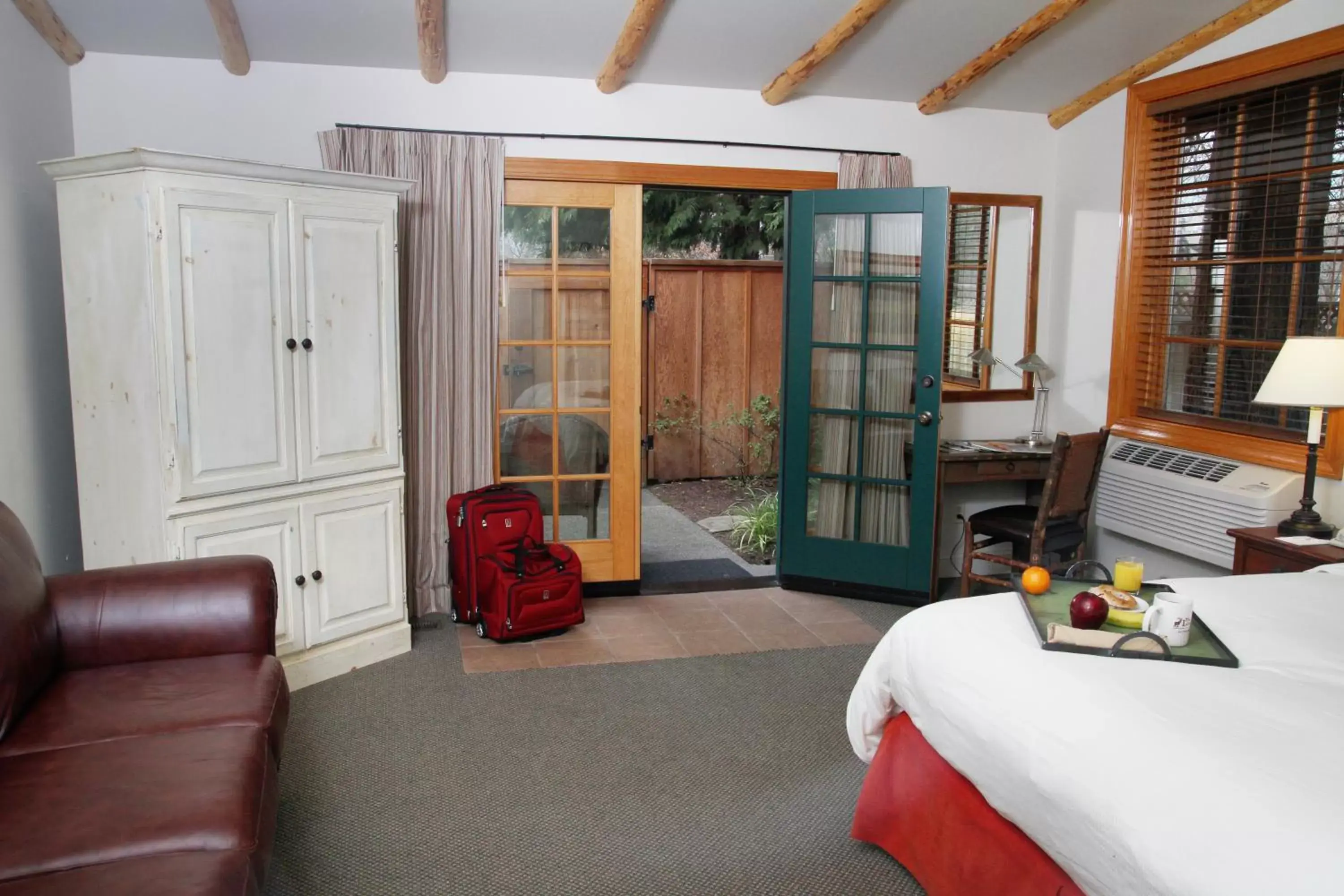 Photo of the whole room, Bed in The Lodge at Riverside Photo of the whole room, Bed in The Lodge at Riverside