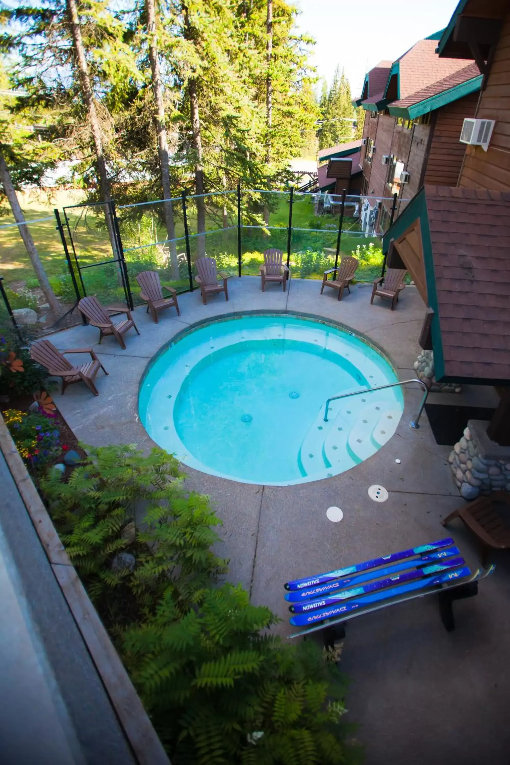 Spa and wellness centre/facilities, Pool View in Kandahar Lodge at Whitefish Mountain Resort