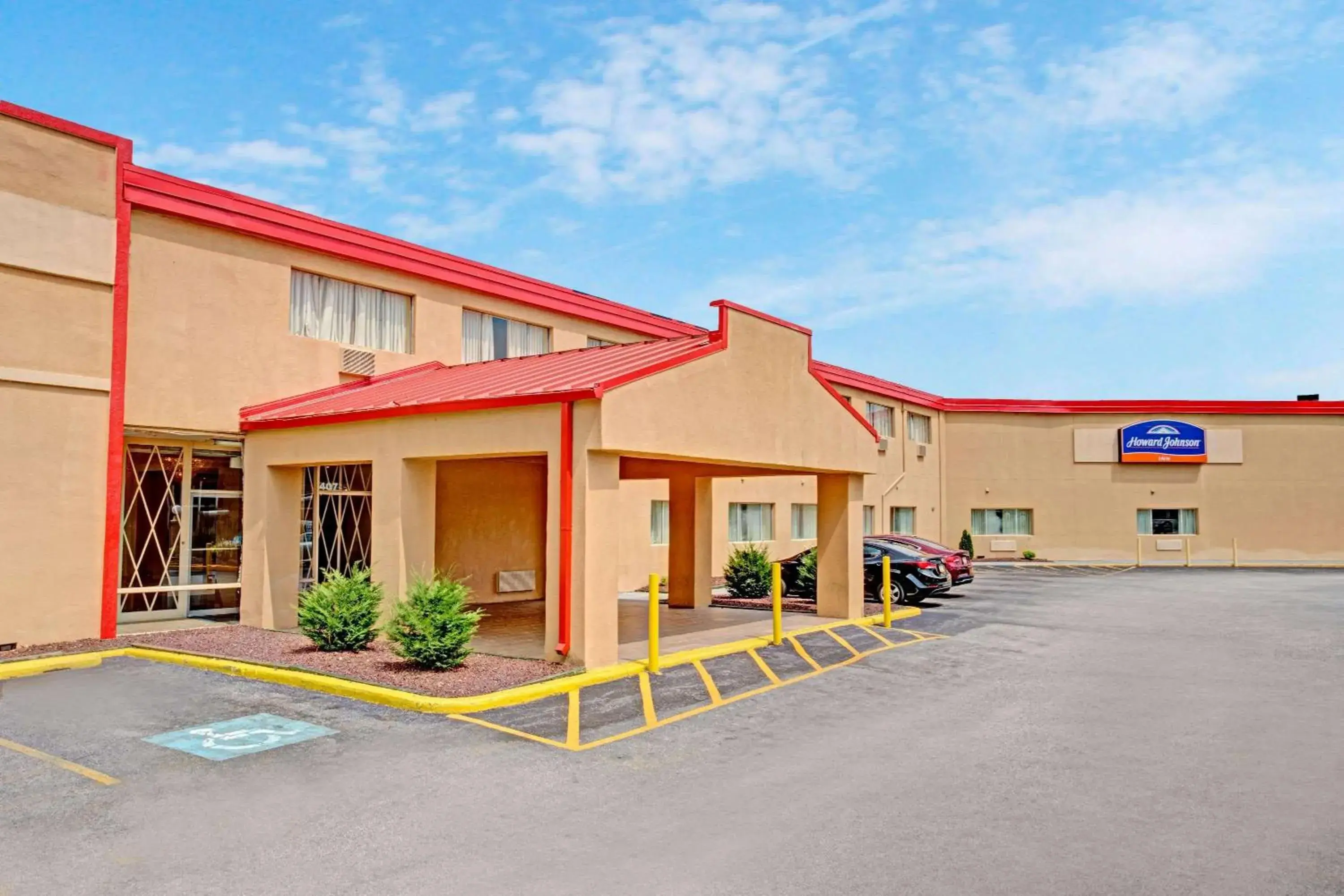 Property Building in Howard Johnson by Wyndham Pikesville