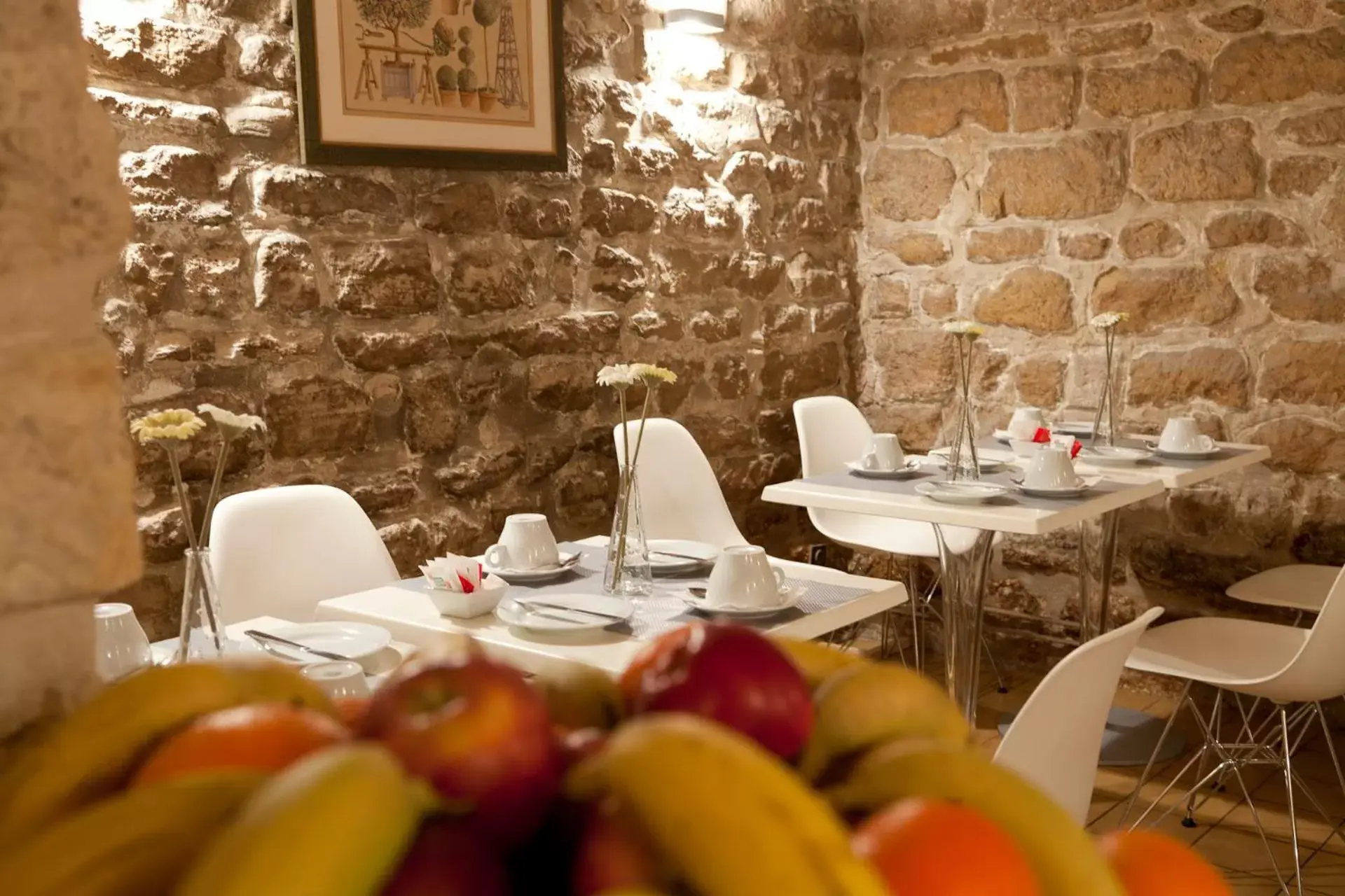 Restaurant/Places to Eat in Hôtel Marais de Launay