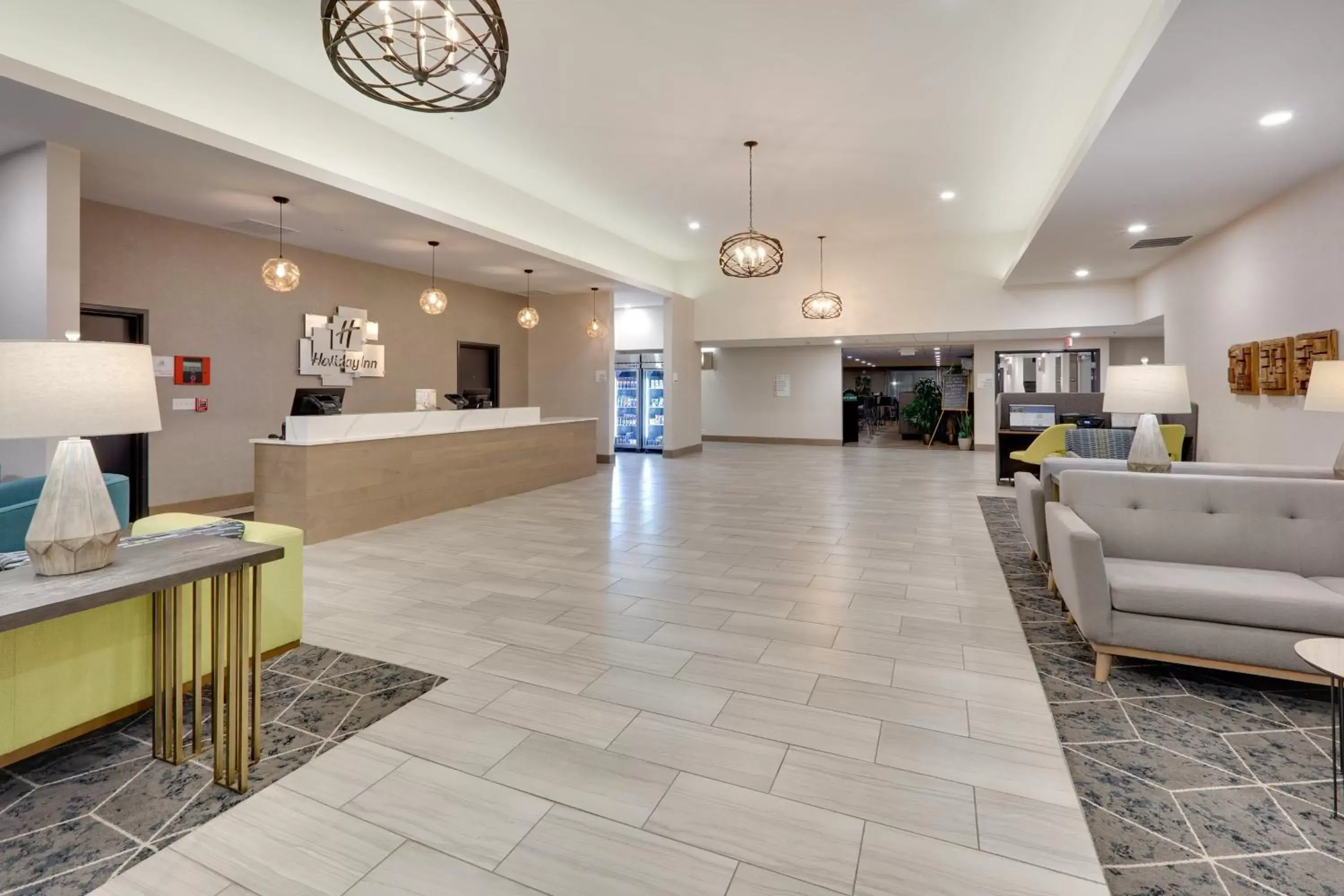 Property building, Lobby/Reception in Holiday Inn Twin Falls, an IHG Hotel
