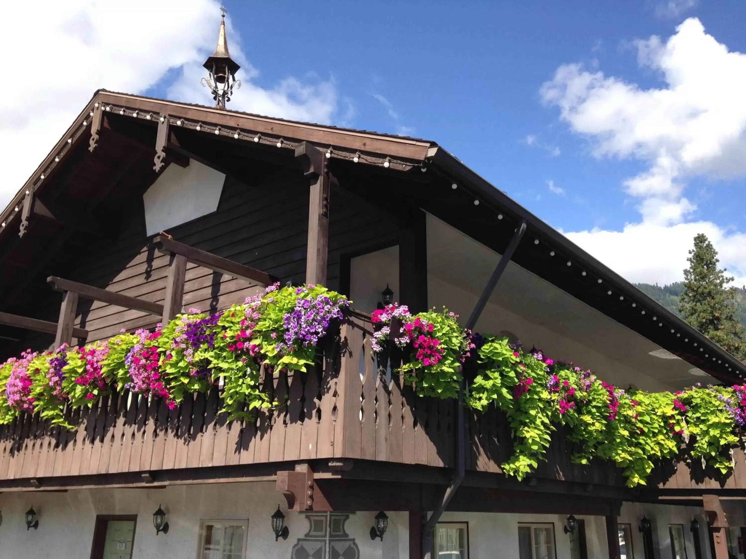 Facade/entrance, Property Building in Linderhof Inn