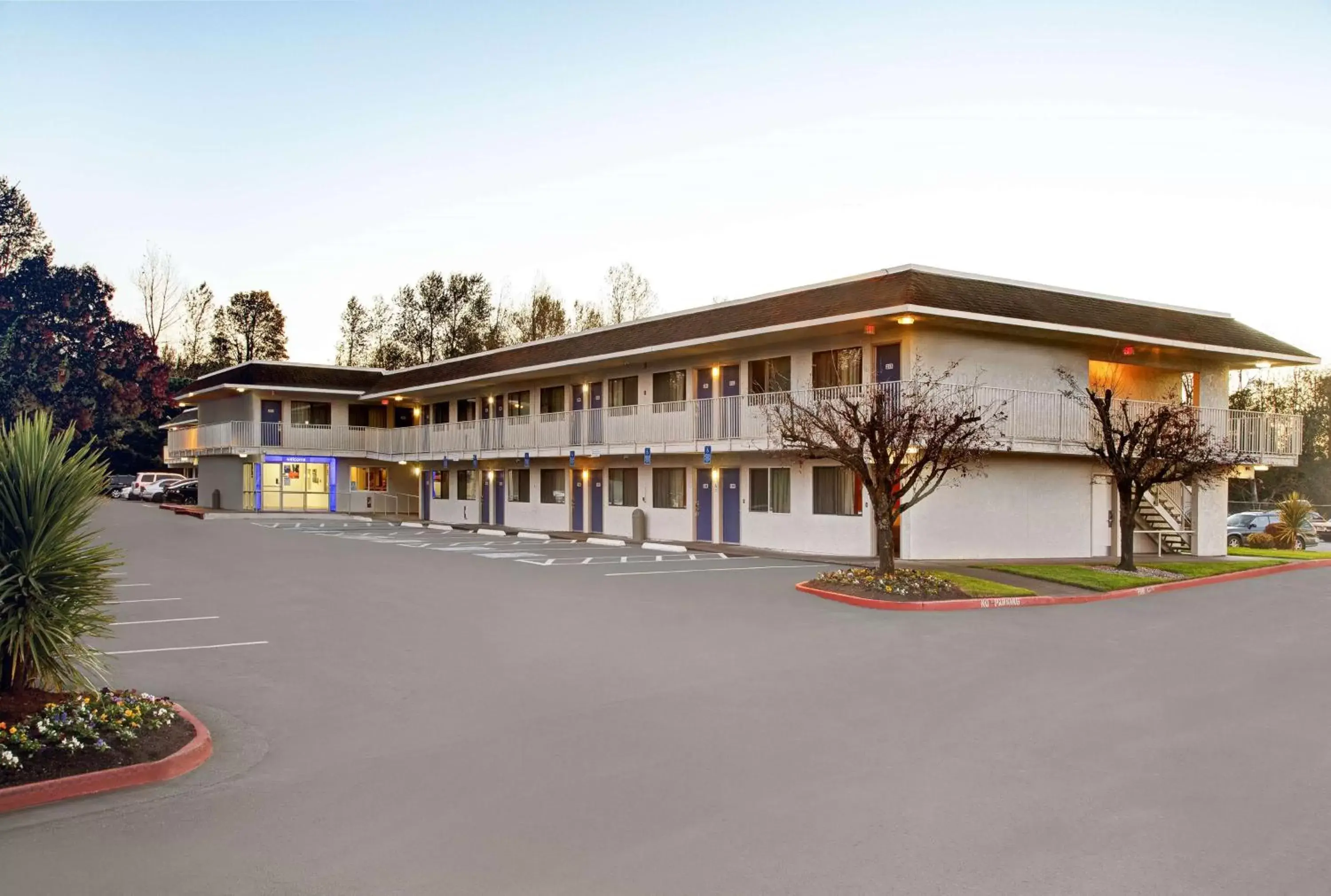 Property Building in Motel 6-Troutdale, OR - Portland East