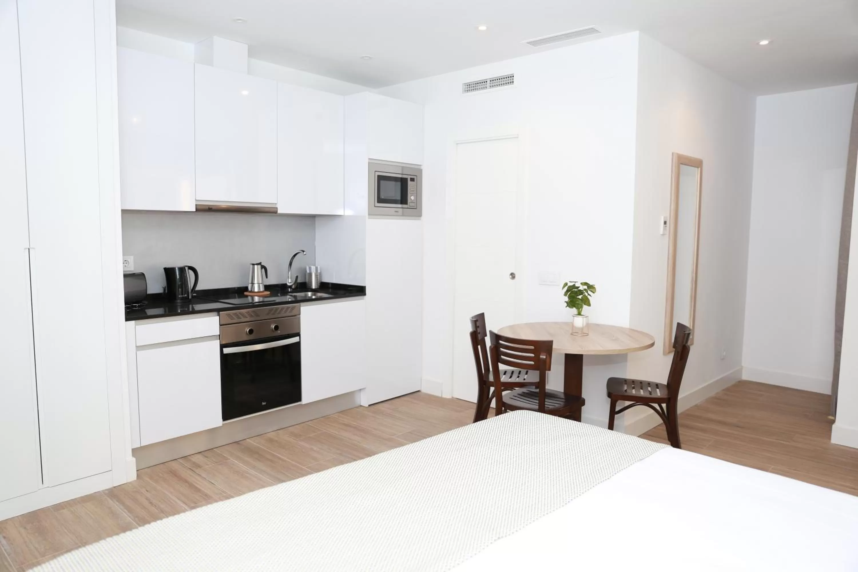 Kitchen or kitchenette in New Point Opera