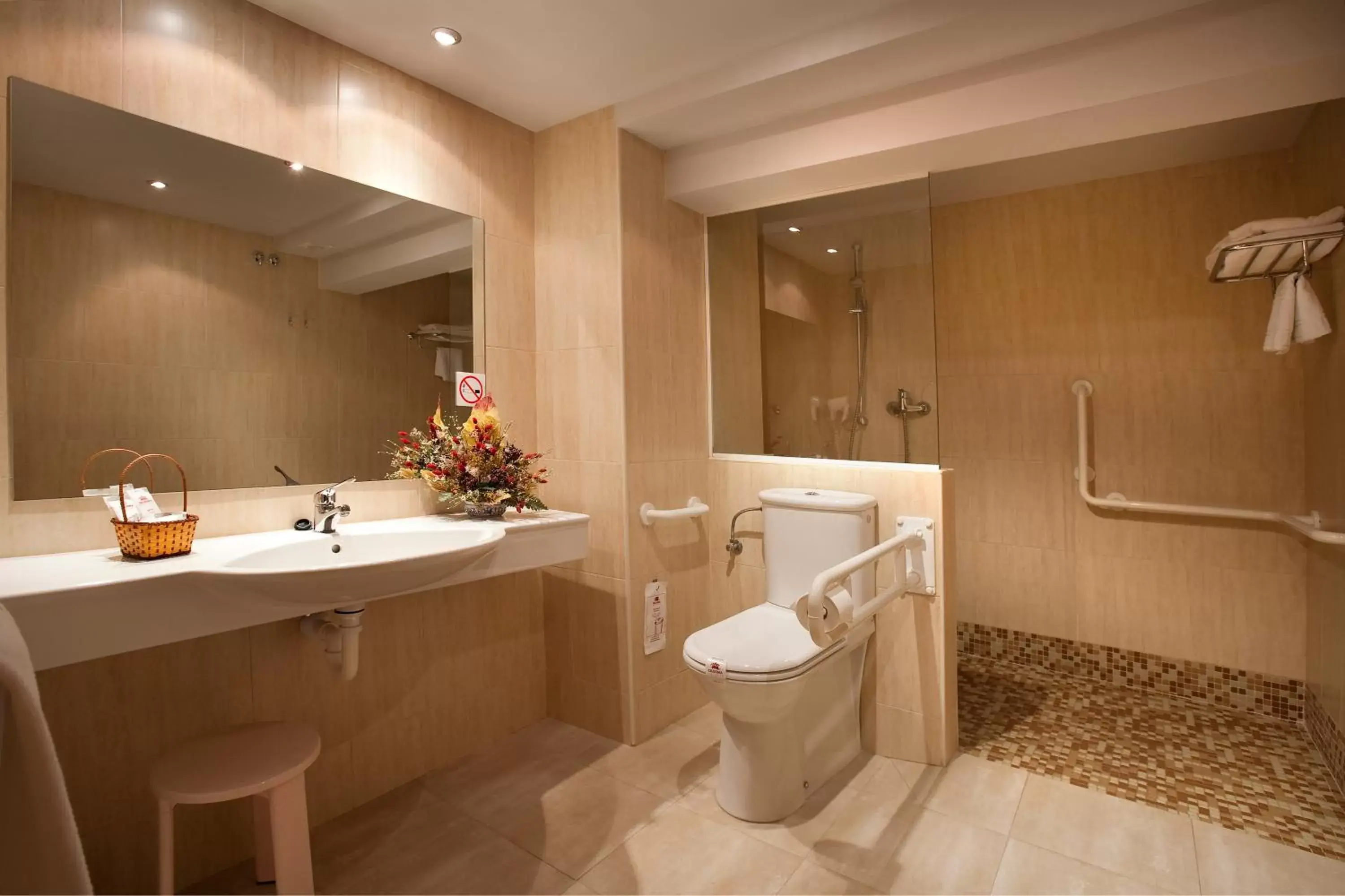 Bathroom in Hotel Faranda Express Alisas Santander