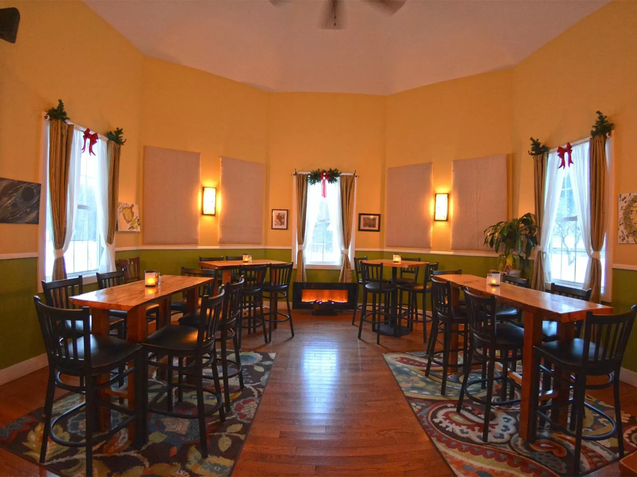 Dining area, Restaurant/Places to Eat in Hyde Away Inn