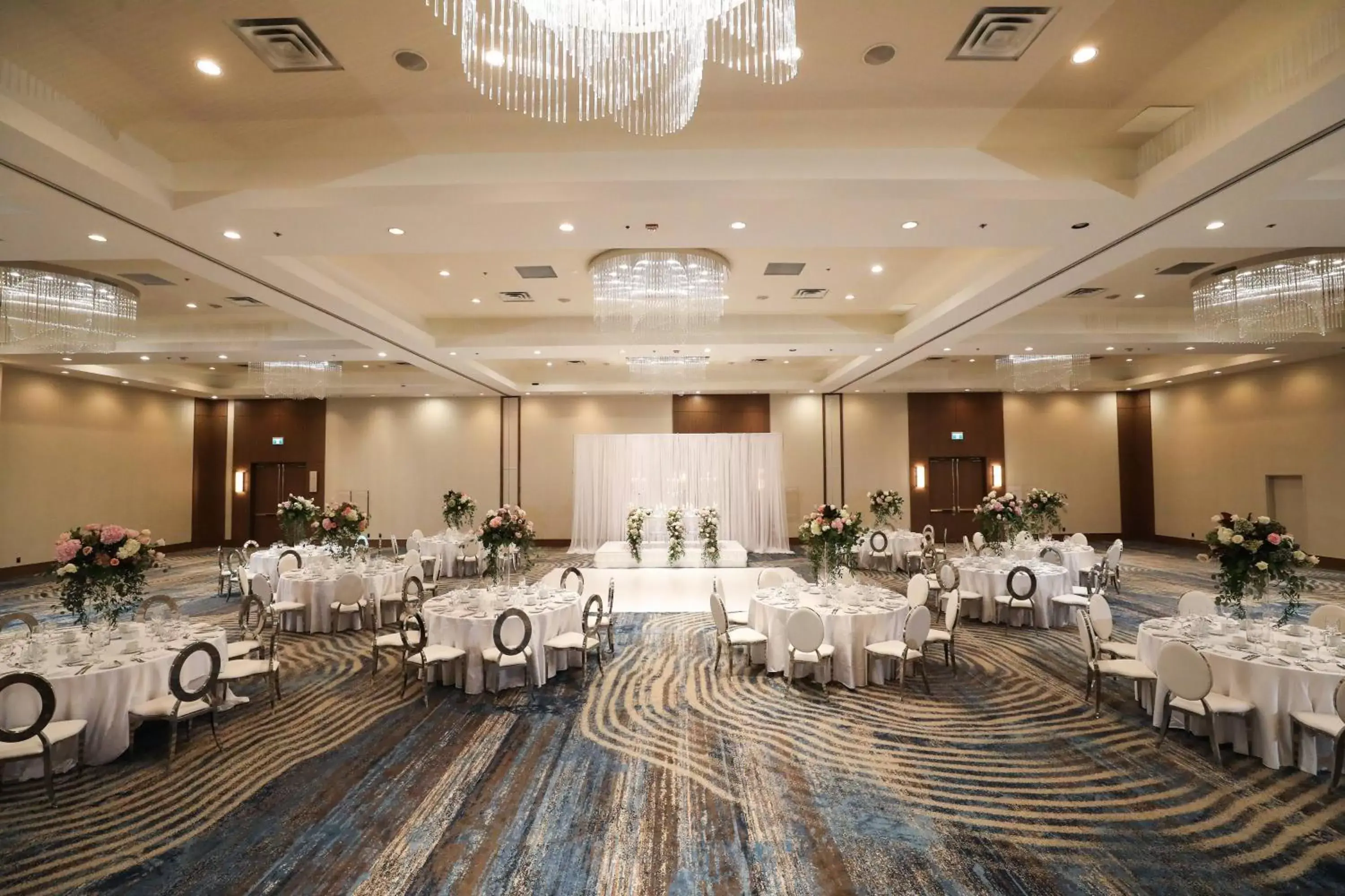 Banquet/Function facilities, Restaurant/Places to Eat in Vancouver Marriott Pinnacle Downtown Hotel