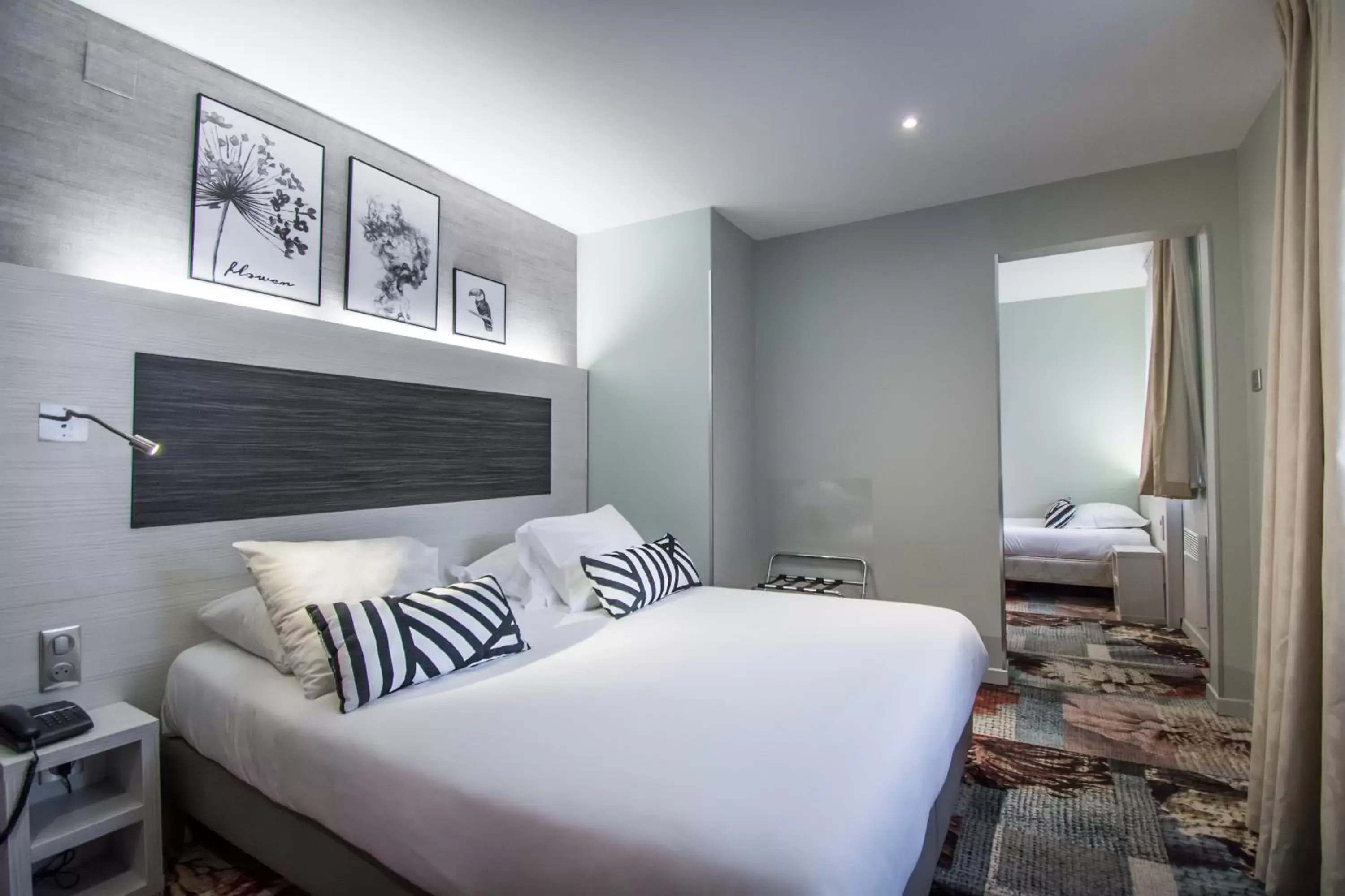 Triple Room in Hôtel Couvent du Franciscain Centre ville Triple Room in Hôtel Couvent du Franciscain Centre ville