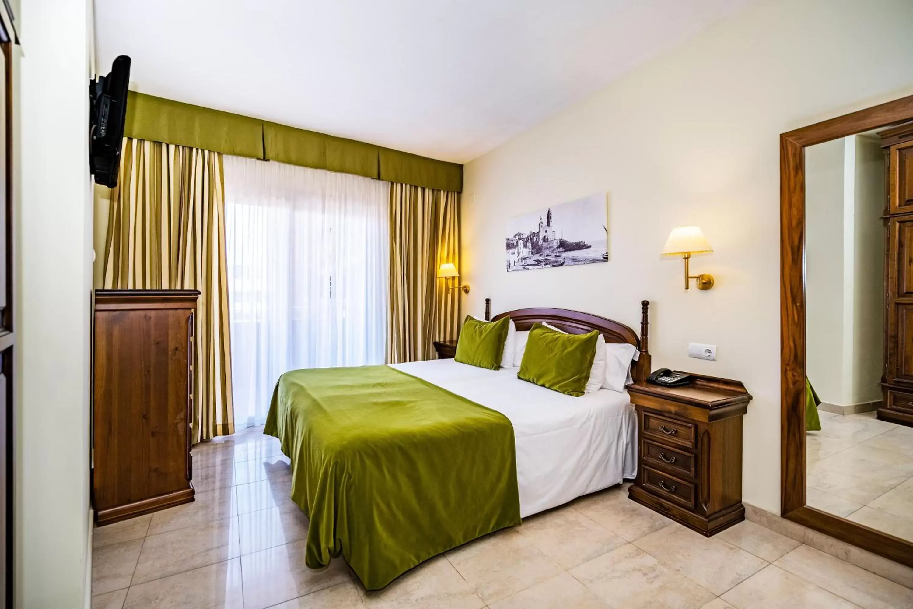 Bed in Sunway Playa Golf & Spa Sitges