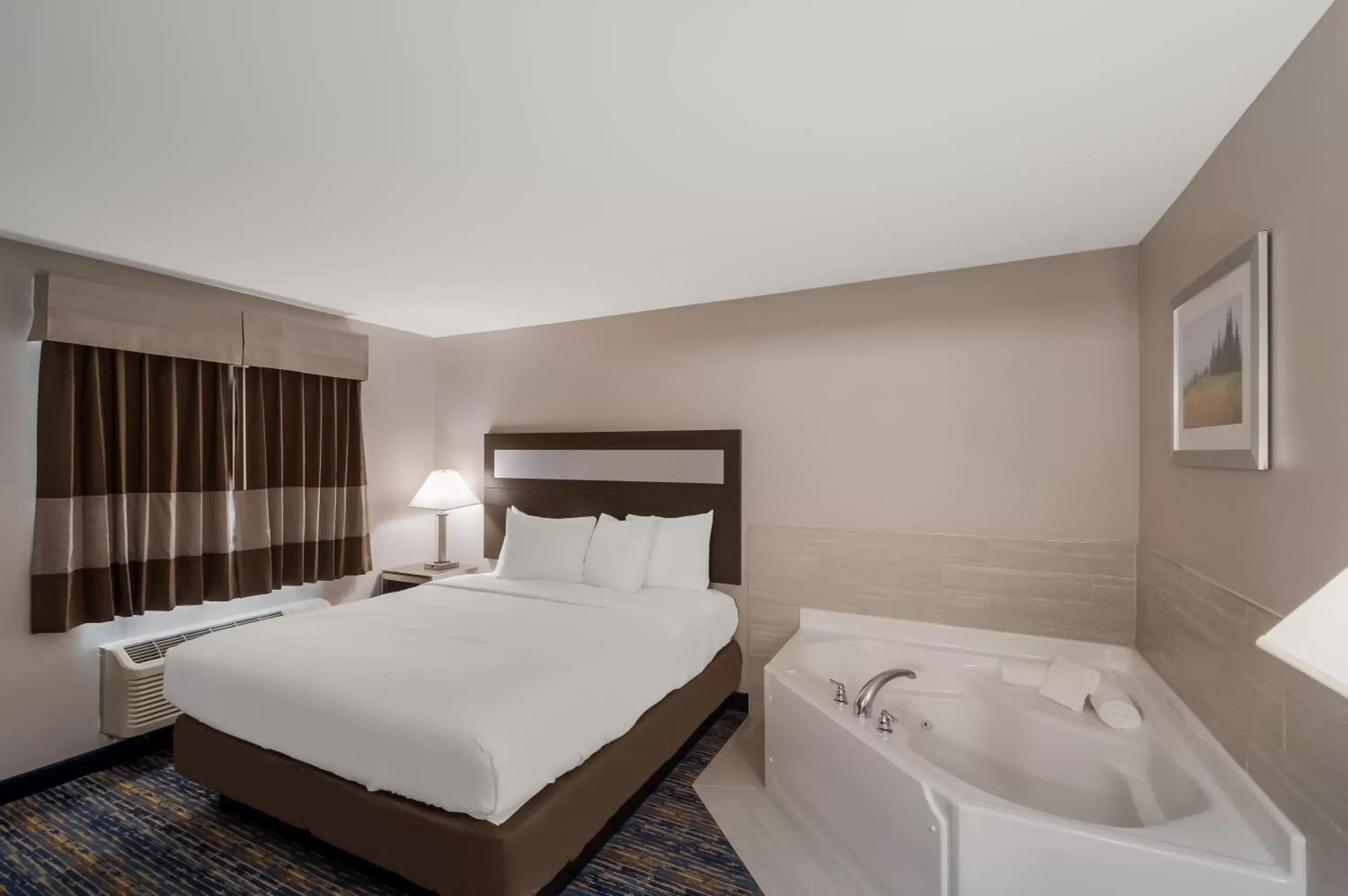 Hot Tub, Bed in Americas Best Value Inn Farmington Hot Tub, Bed in Americas Best Value Inn Farmington