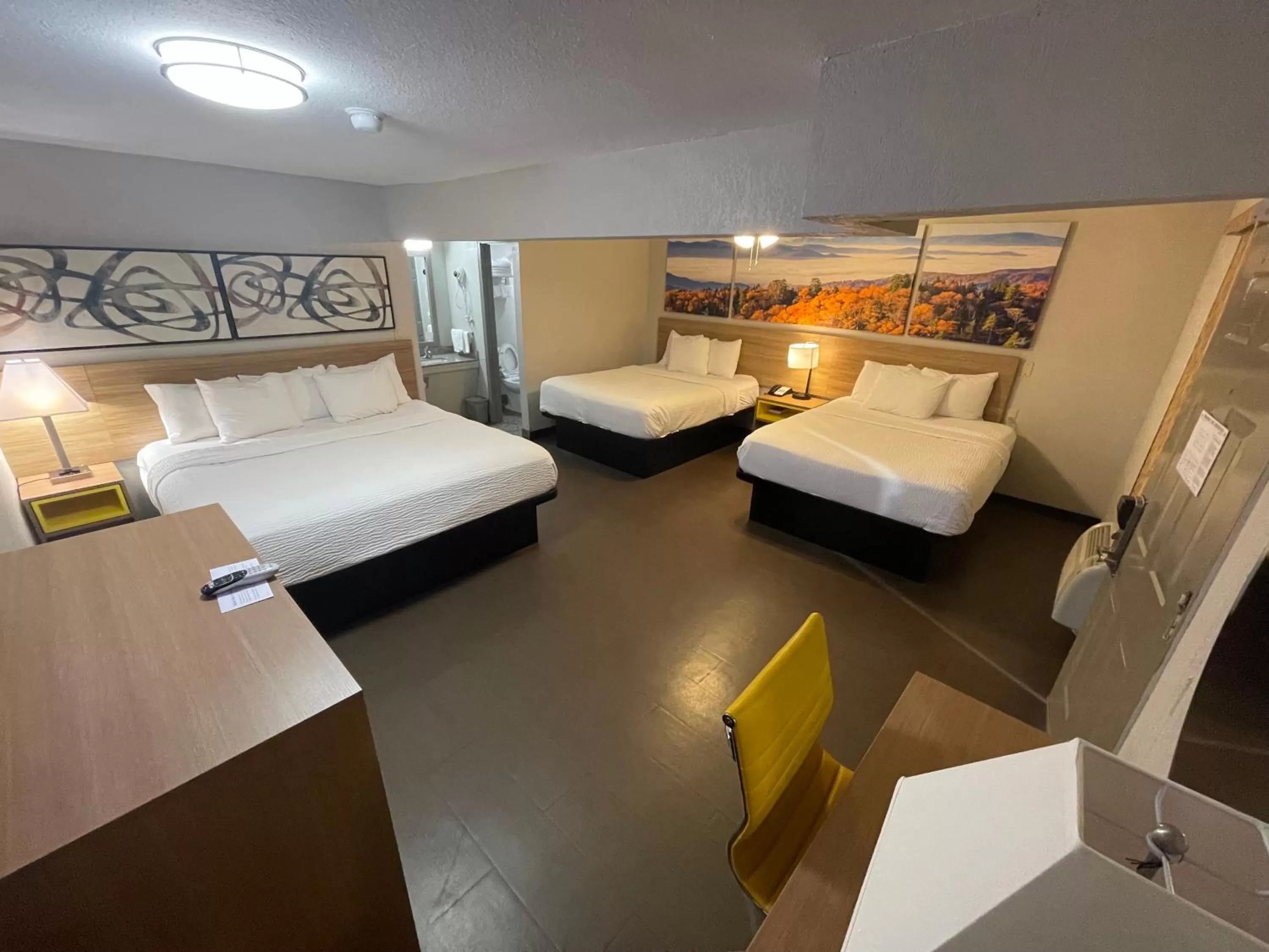 Bed in Days Inn by Wyndham Holladay