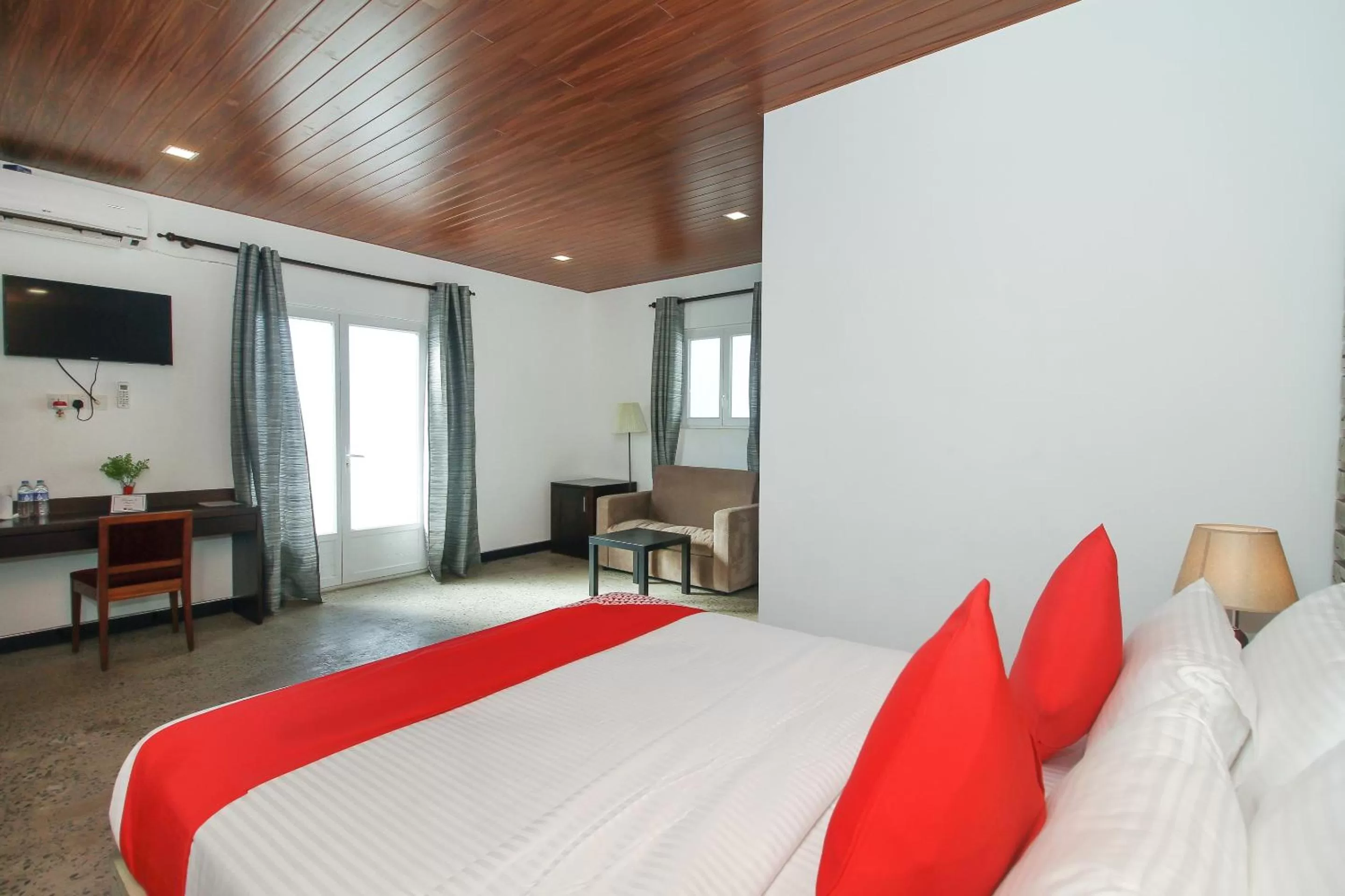 Bedroom, Bed in Hotel 198 Negombo