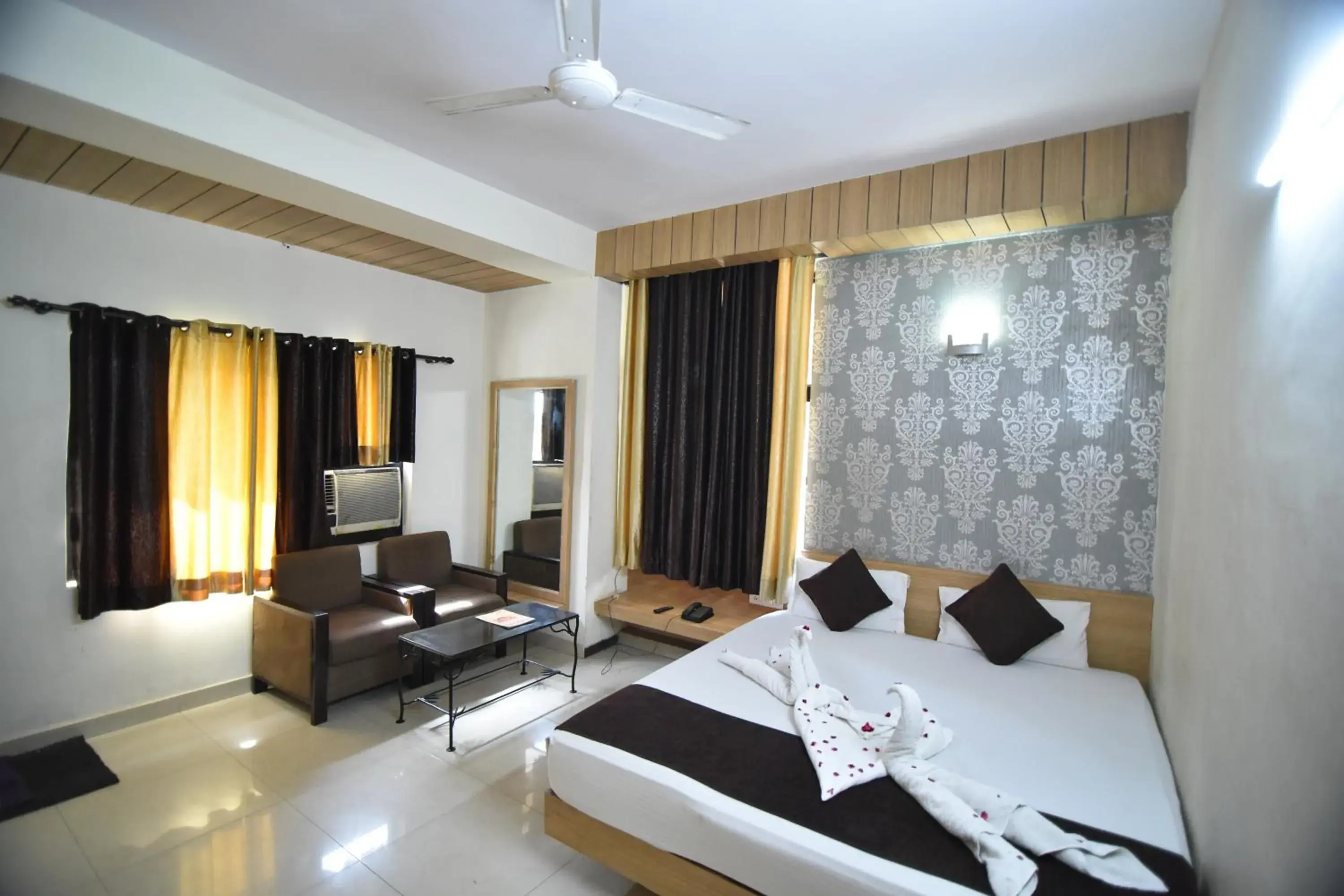 TV and multimedia in Hotel Vaishnavi