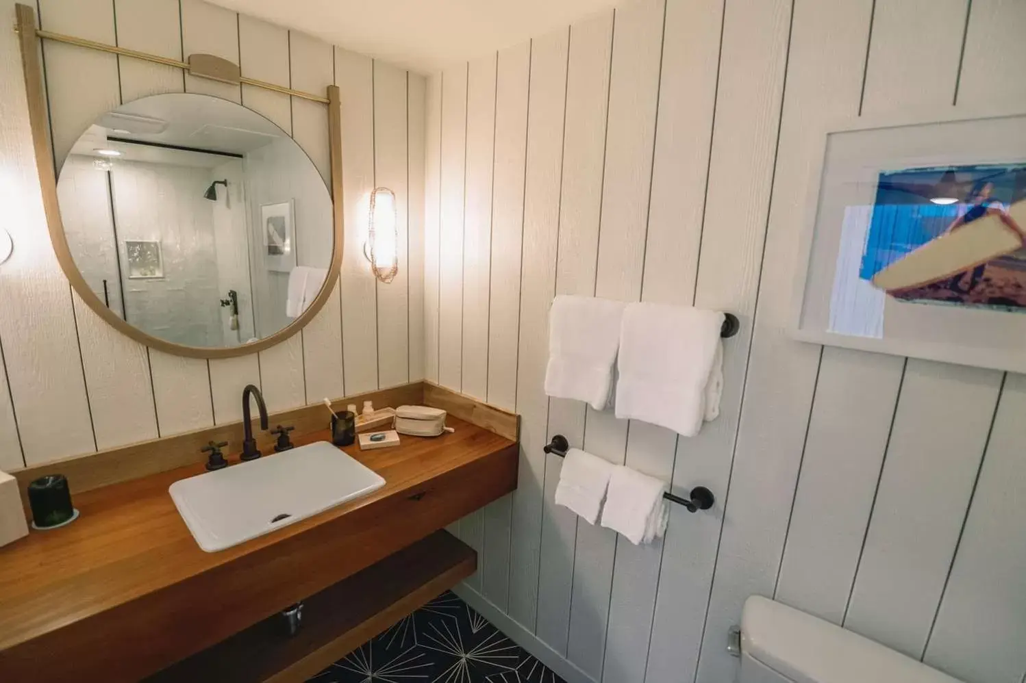 Bathroom in The Surfjack Hotel & Swim Club