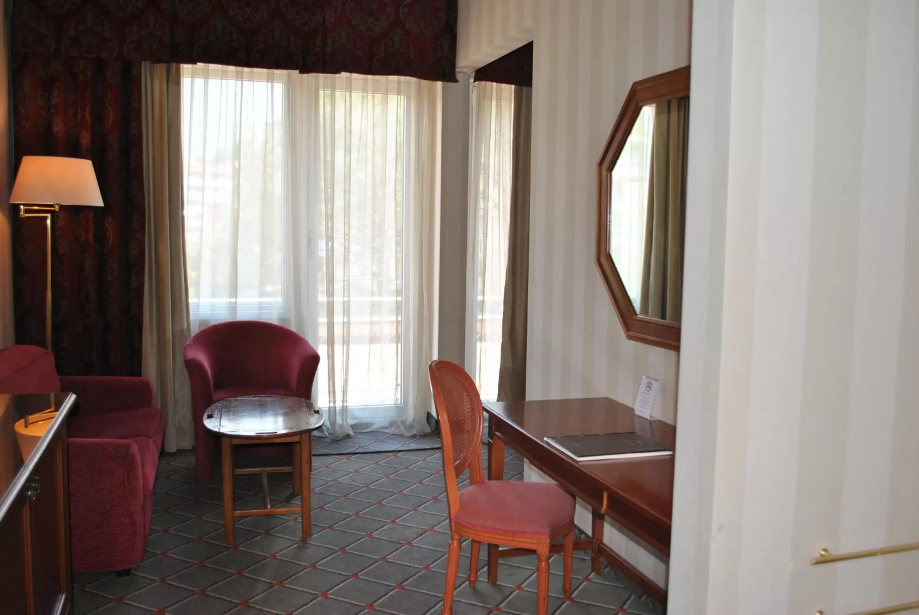 Balcony/Terrace, Seating Area in Hotel De La Paix