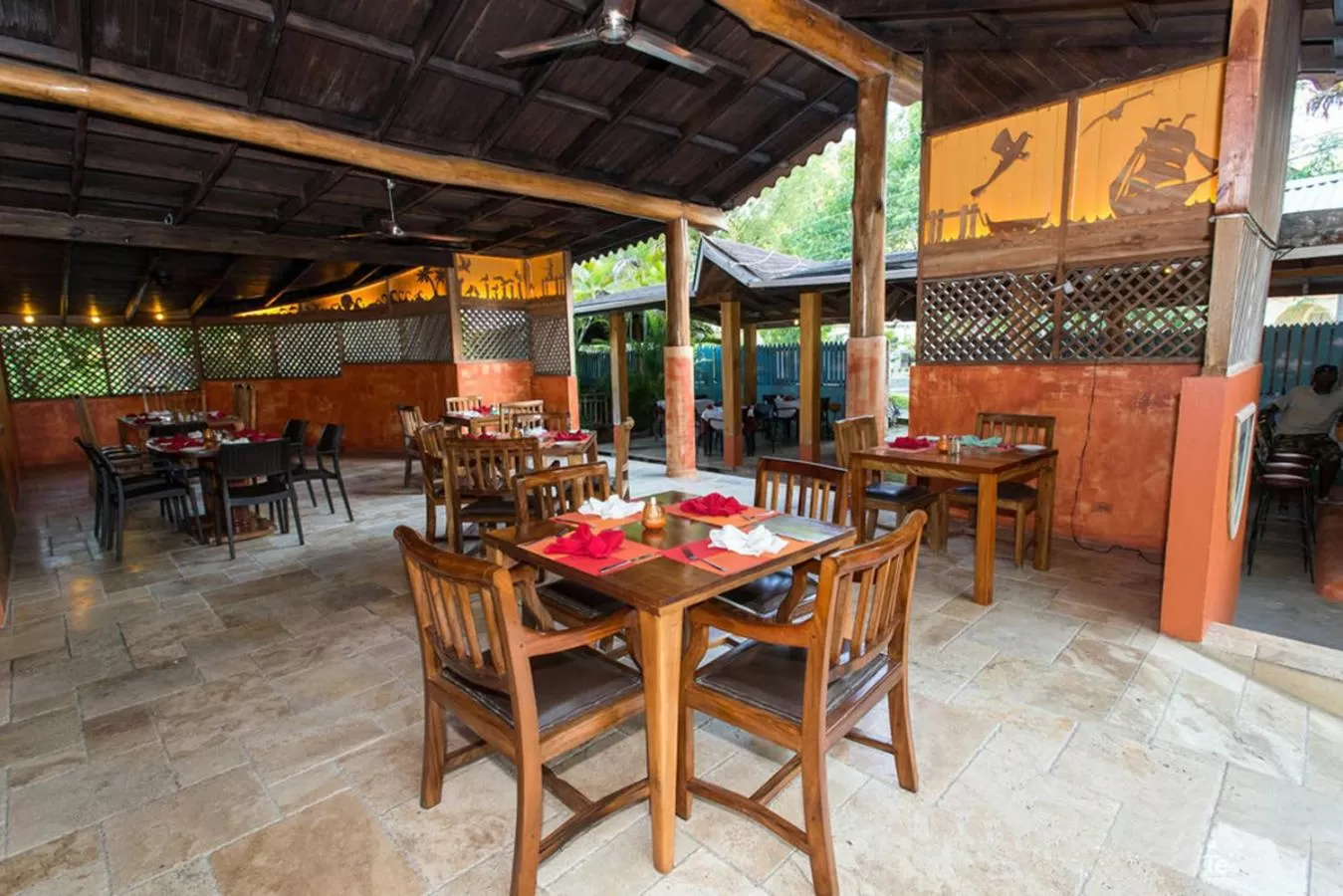 Restaurant/places to eat in Sunrise Club Hotel