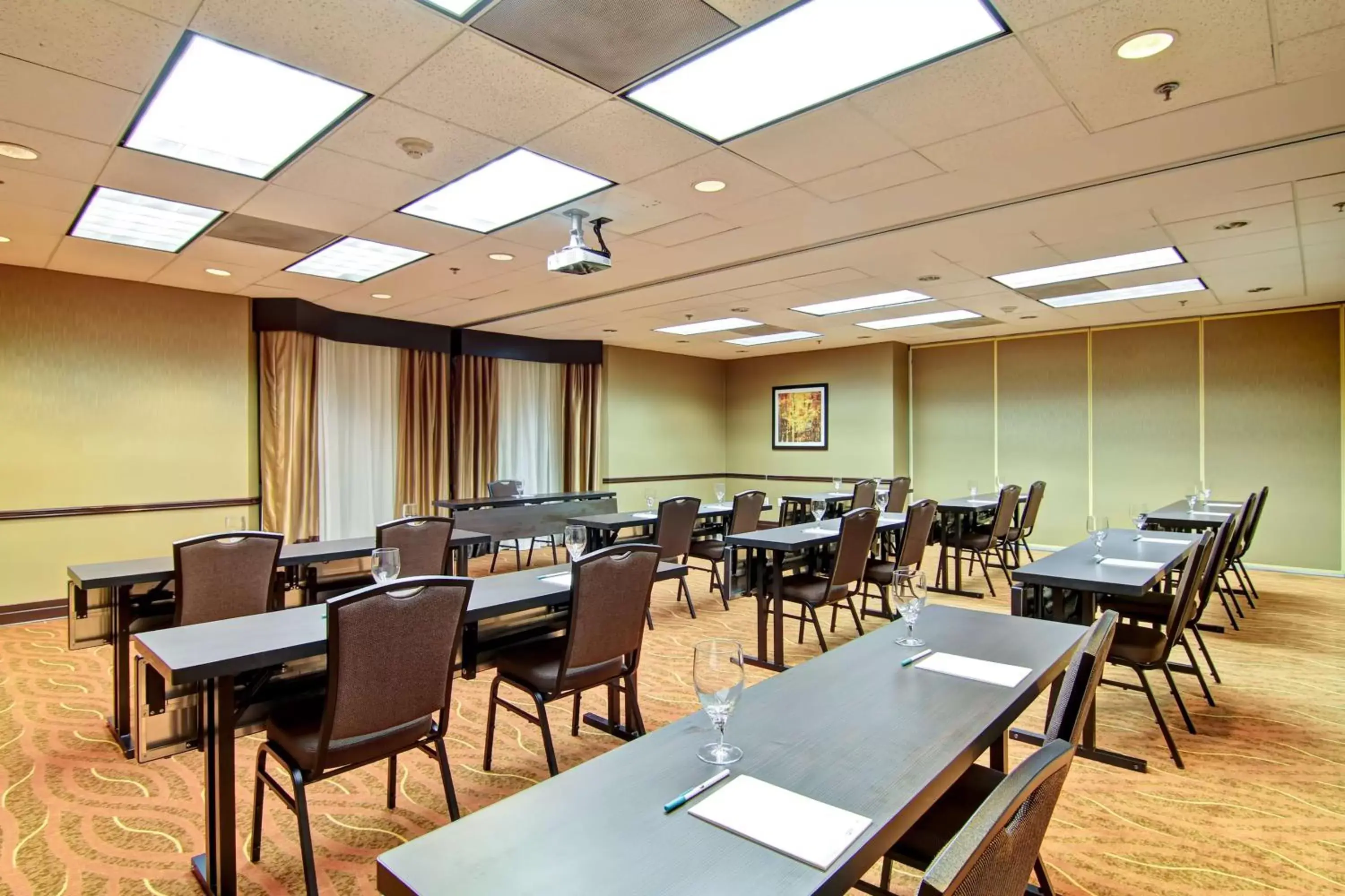 Meeting/conference room in Homewood Suites Houston Kingwood Parc Airport Area