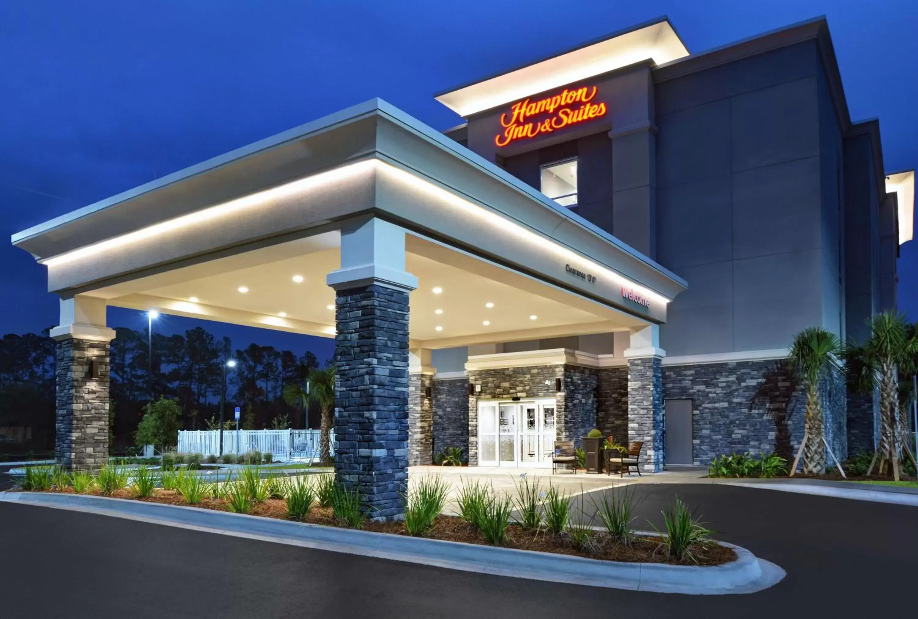 Property building in Hampton Inn And Suites Macclenny I-10