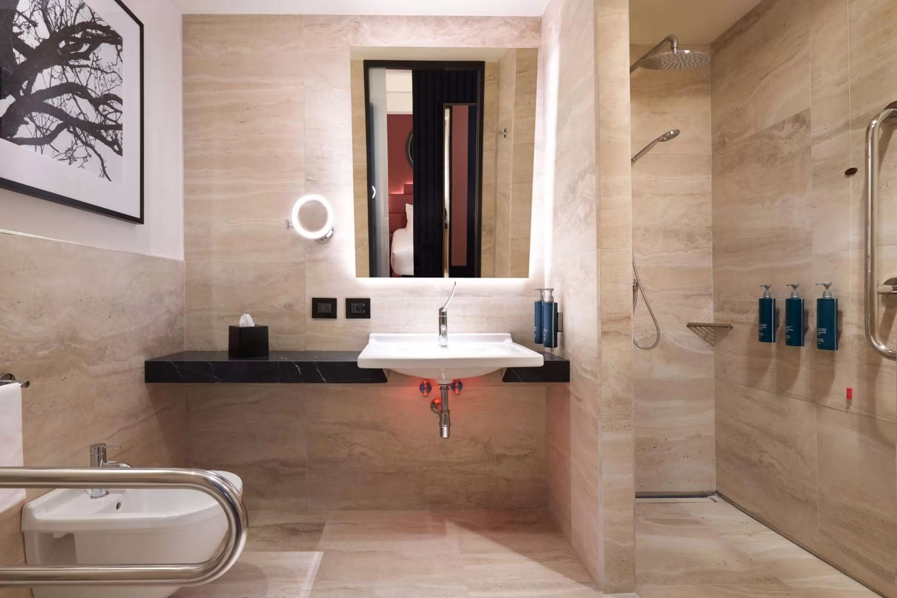 Bathroom in Hilton Rome Eur La Lama