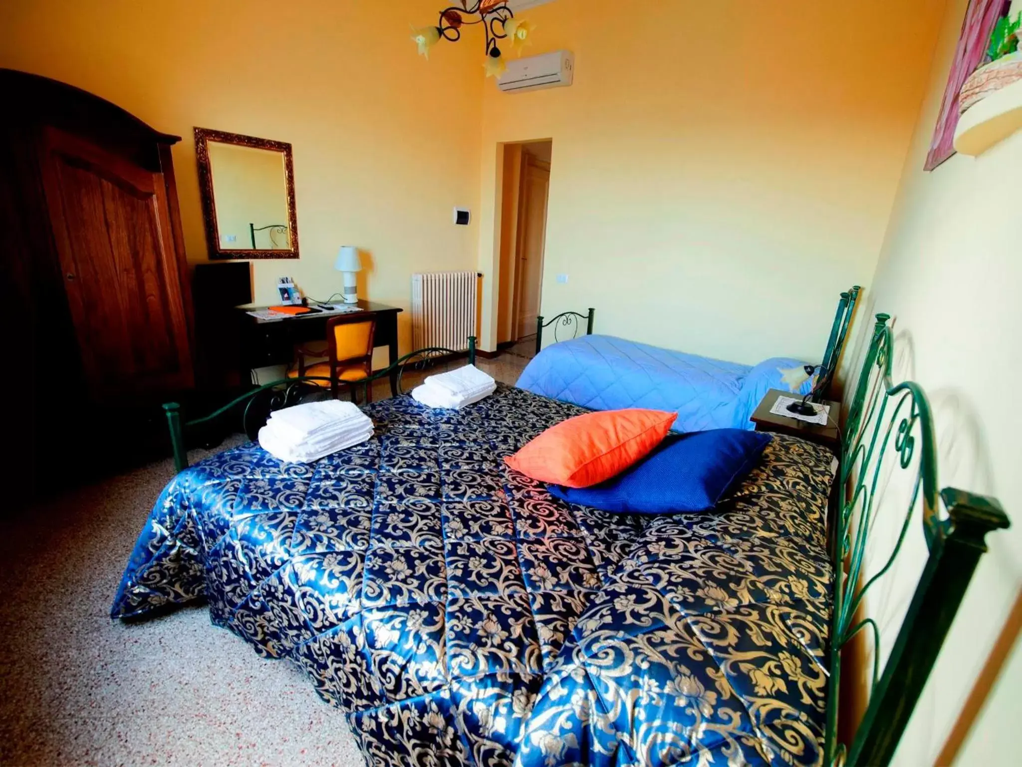 Photo of the whole room, Bed in Barone Bed and Breakfast