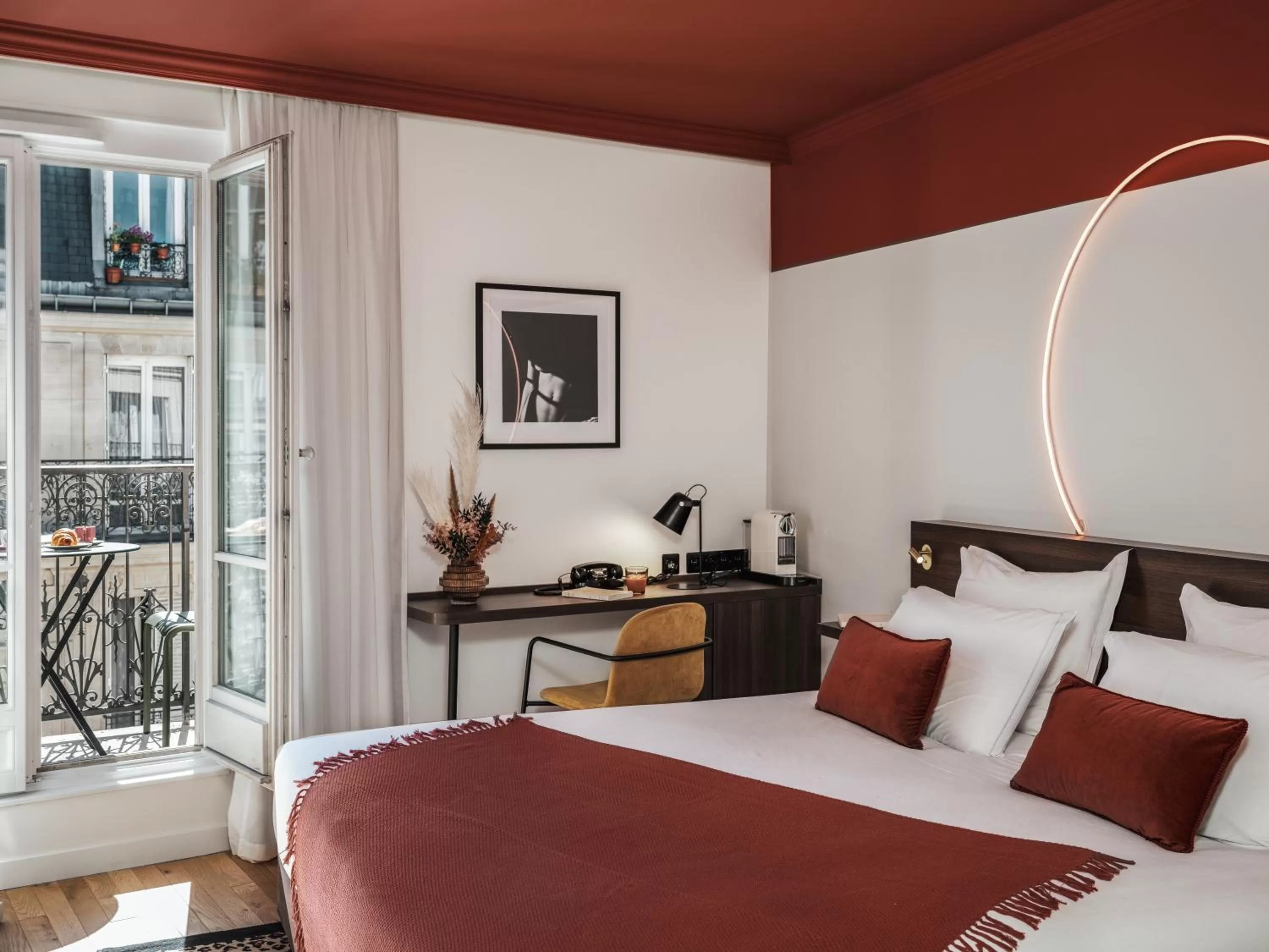 Bed in Seven Hotel Paris