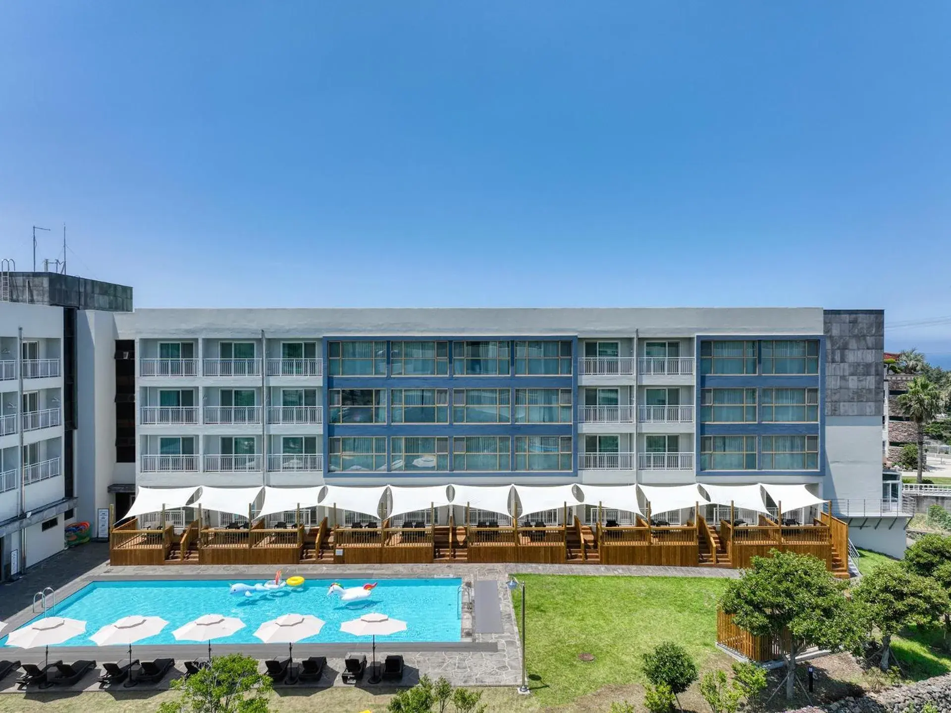 Property building, Swimming Pool in JEJU Shangrila Hotel&Resort