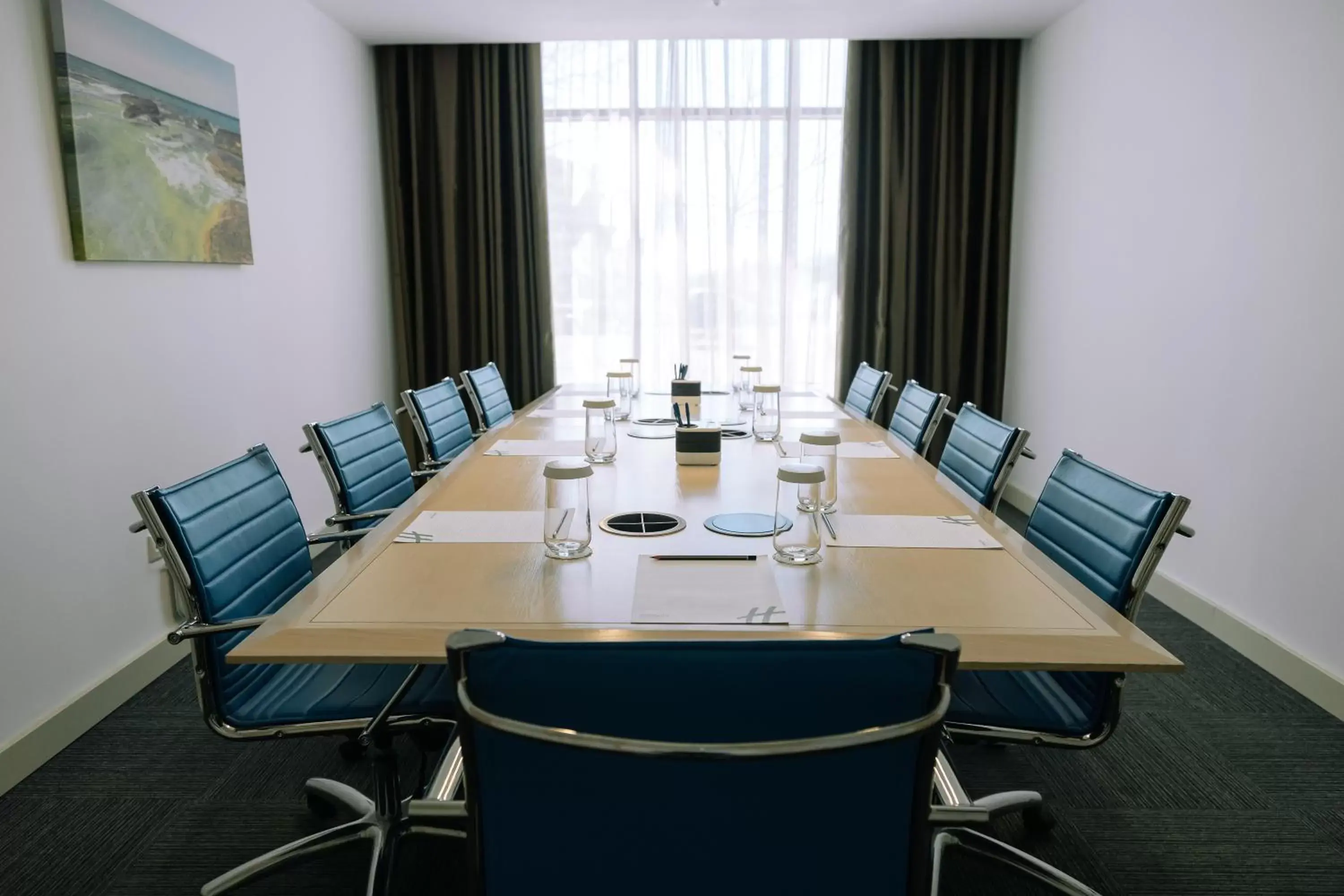 Meeting/conference room in Holiday Inn Aktau, an IHG Hotel