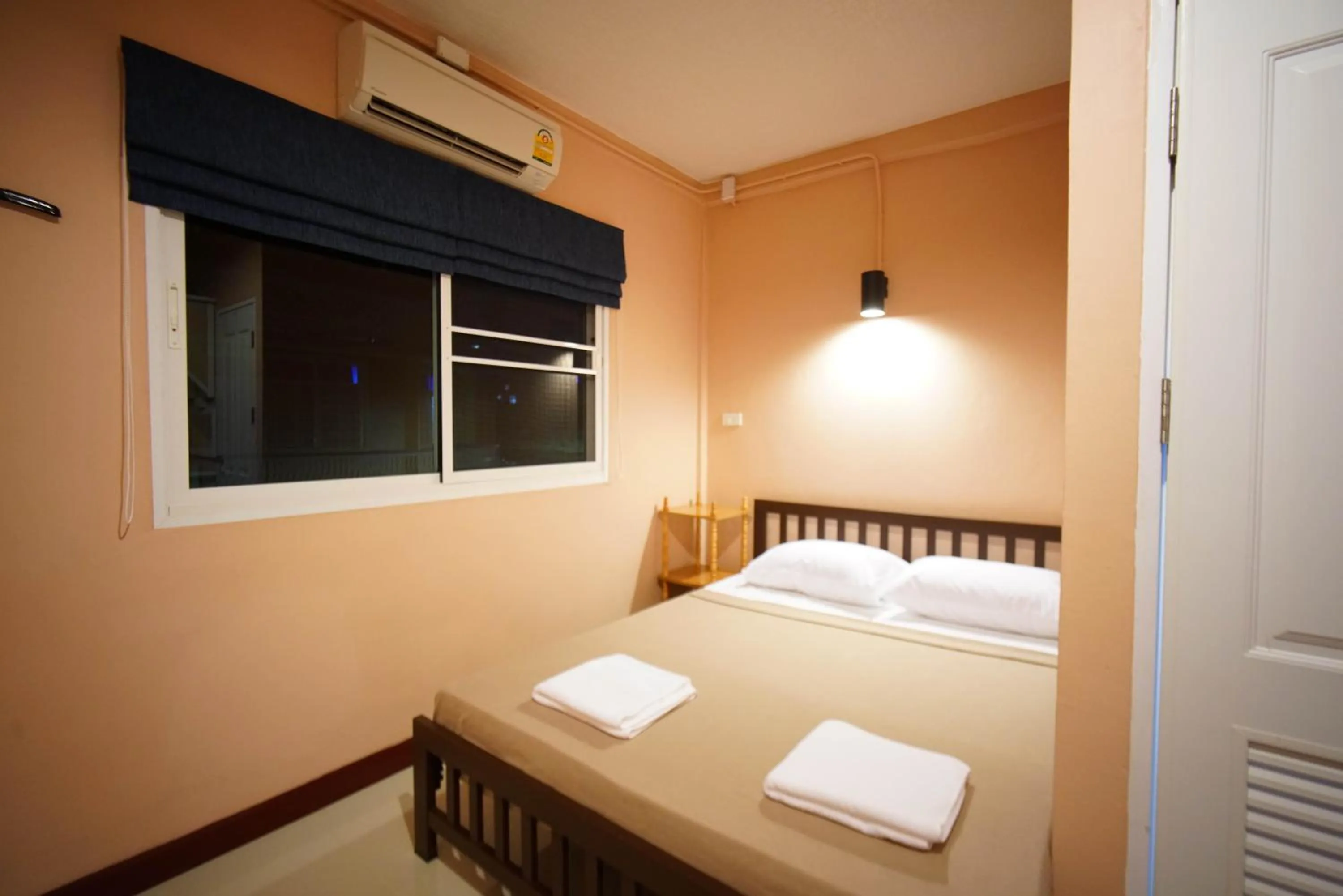 Photo of the whole room, Bed in Urban Hostel Bangkok