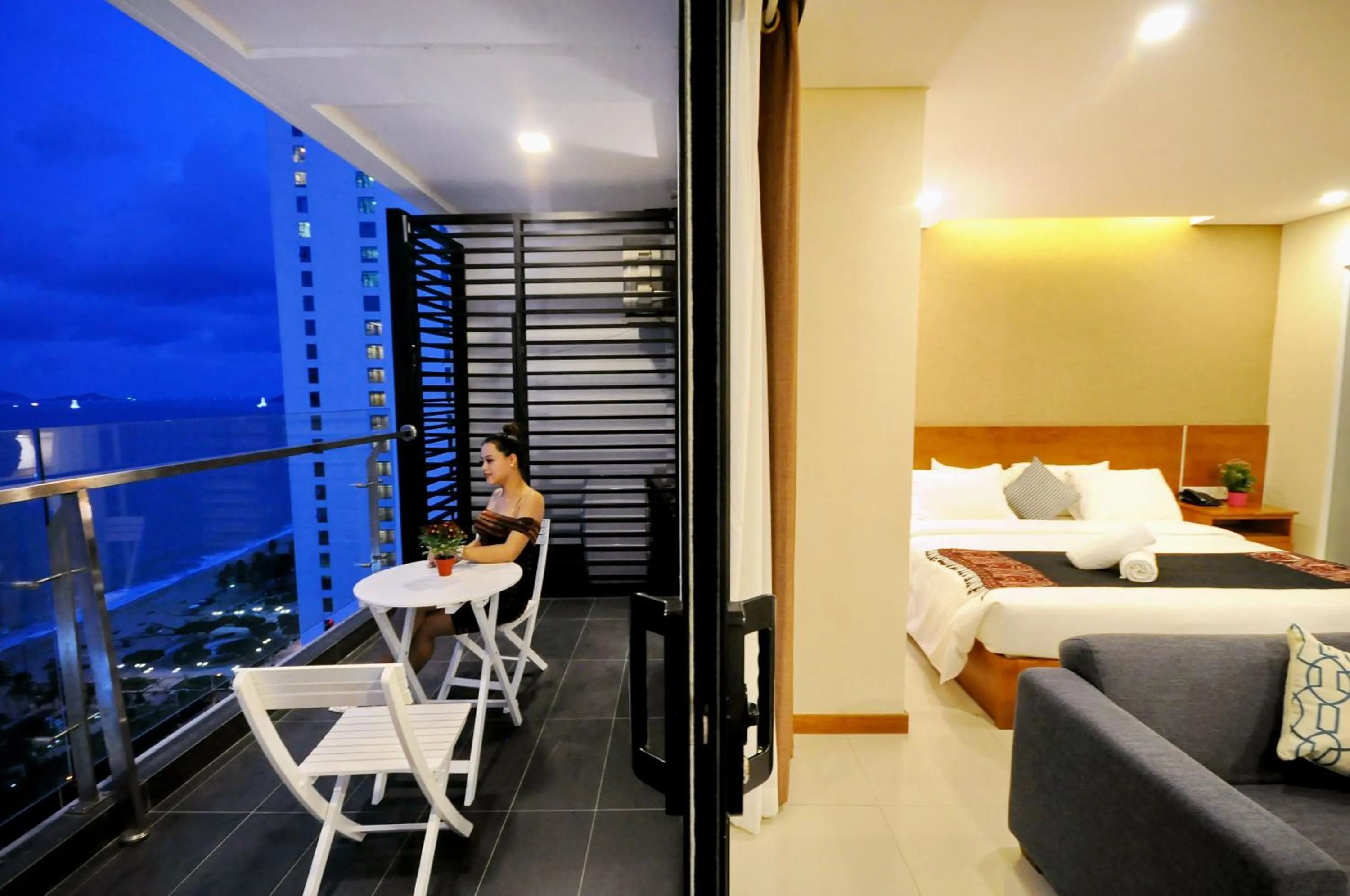 Balcony/Terrace, Bed in Holi Beach Hotel & Apartments