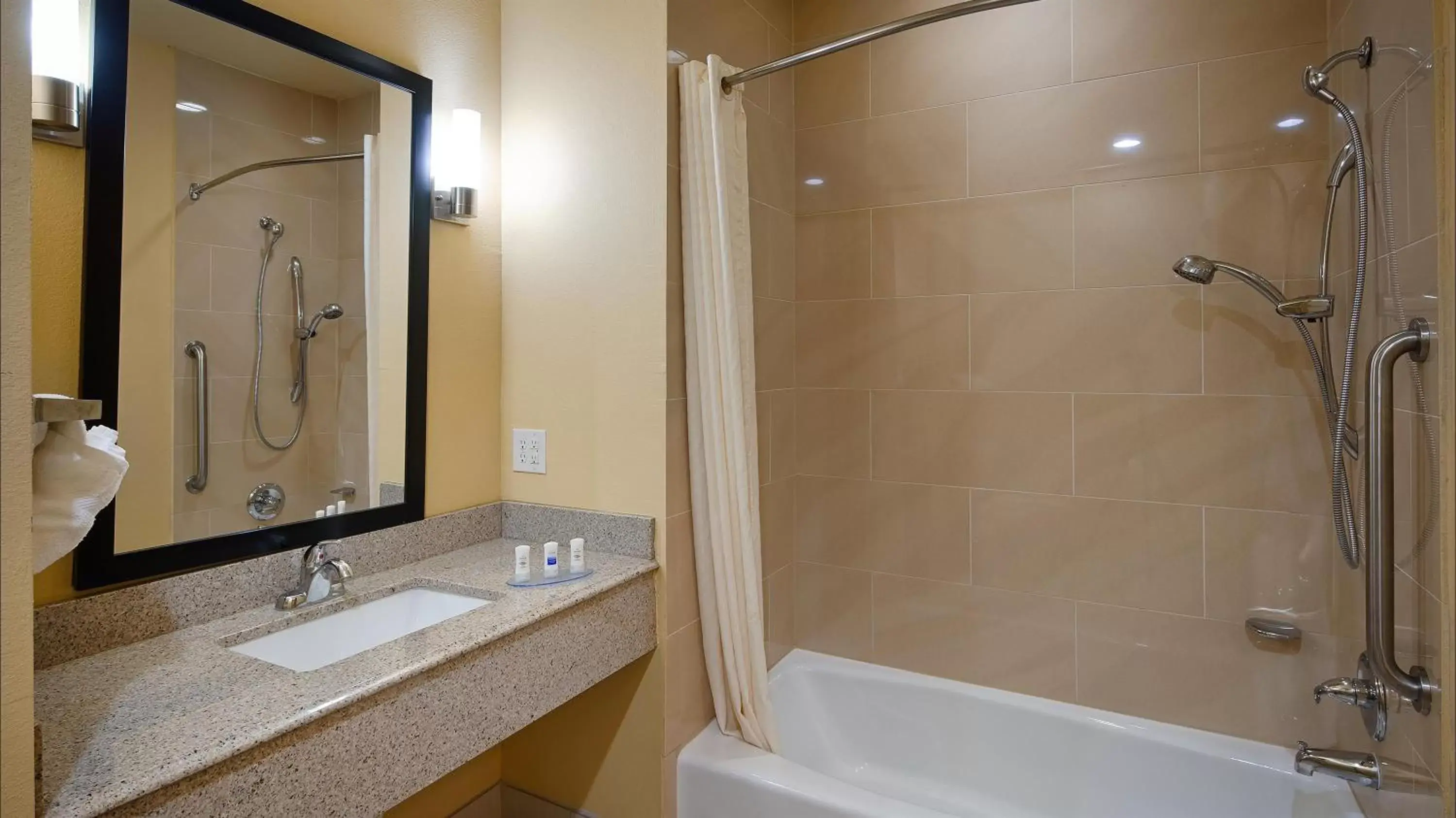 Bathroom in Best Western Plus Fort Worth Forest Hill Inn & Suites