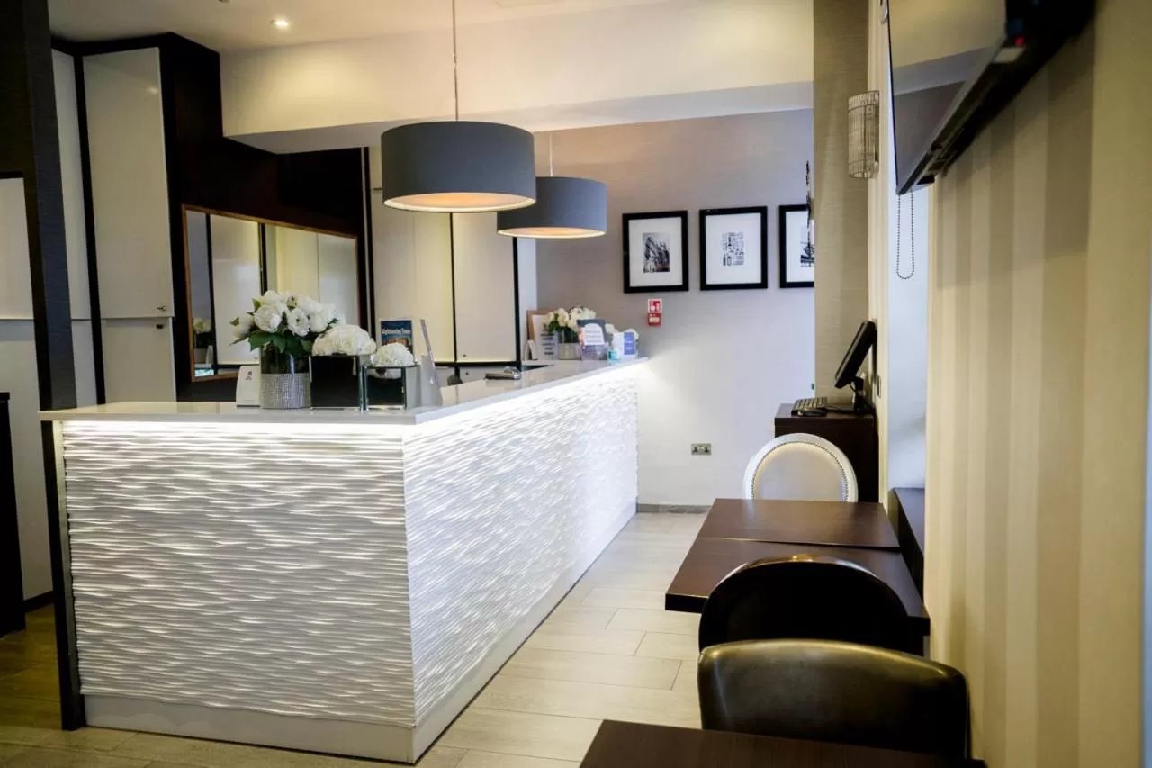 Lobby or reception in Best Western Buckingham Palace Rd