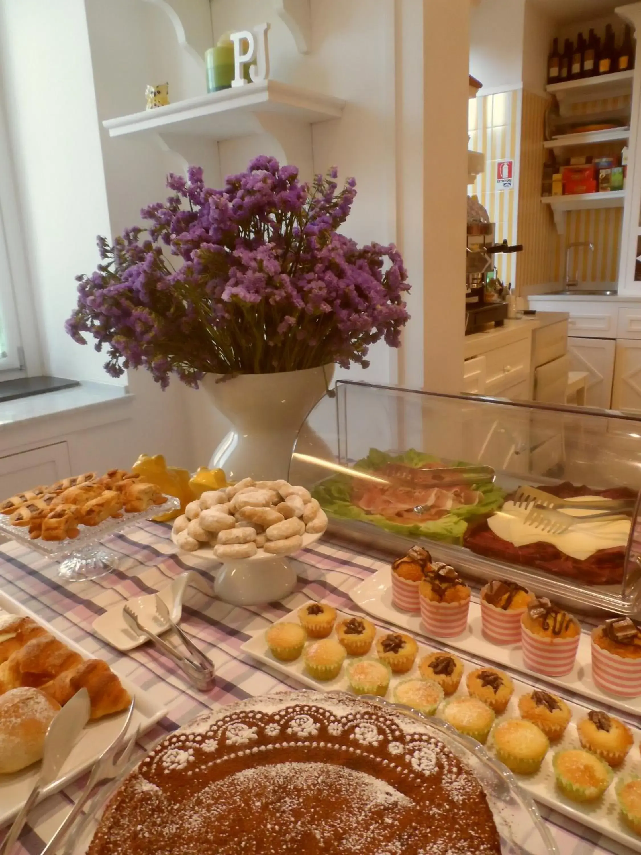Buffet breakfast, Food in Palazzo Jannuzzi Relais