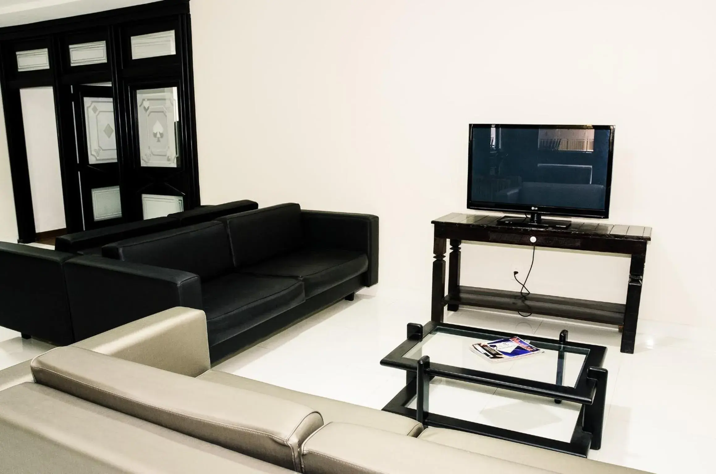 Communal lounge/ TV room, Seating Area in San Marino Cassino Hotel