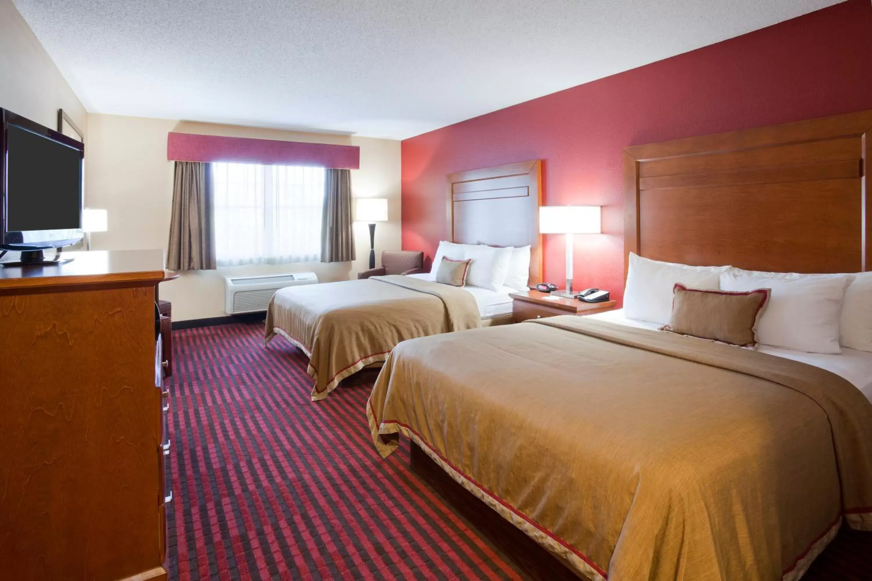 Photo of the whole room, Room Photo in GrandStay Hotel & Suites - Stillwater