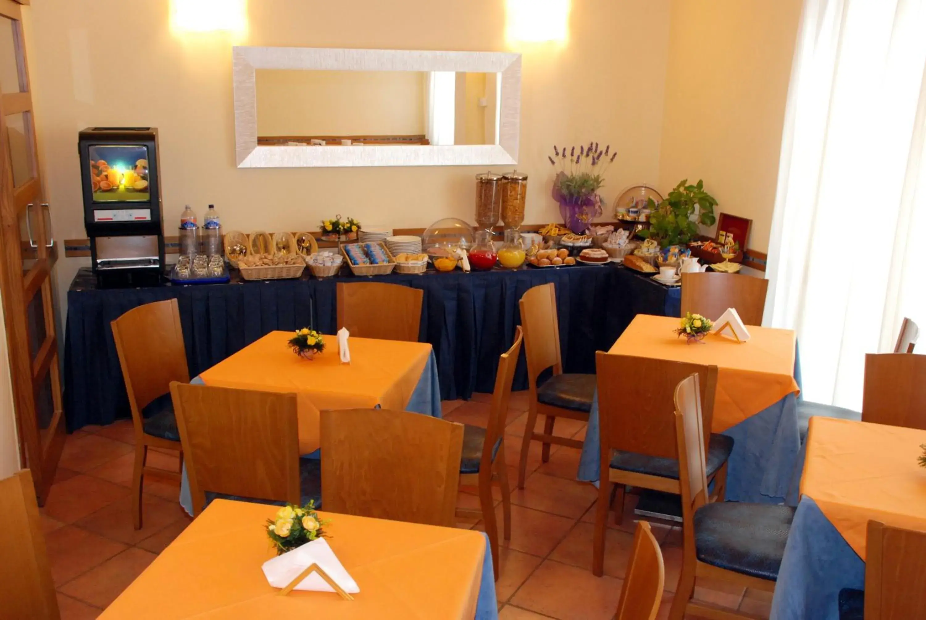 Restaurant/Places to Eat in Hotel Marzia