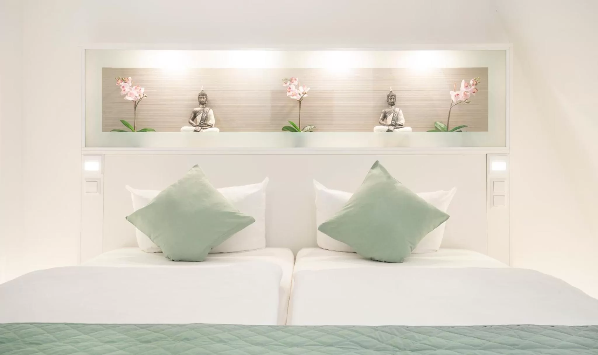 Photo of the whole room, Bed in bedpark Stellingen