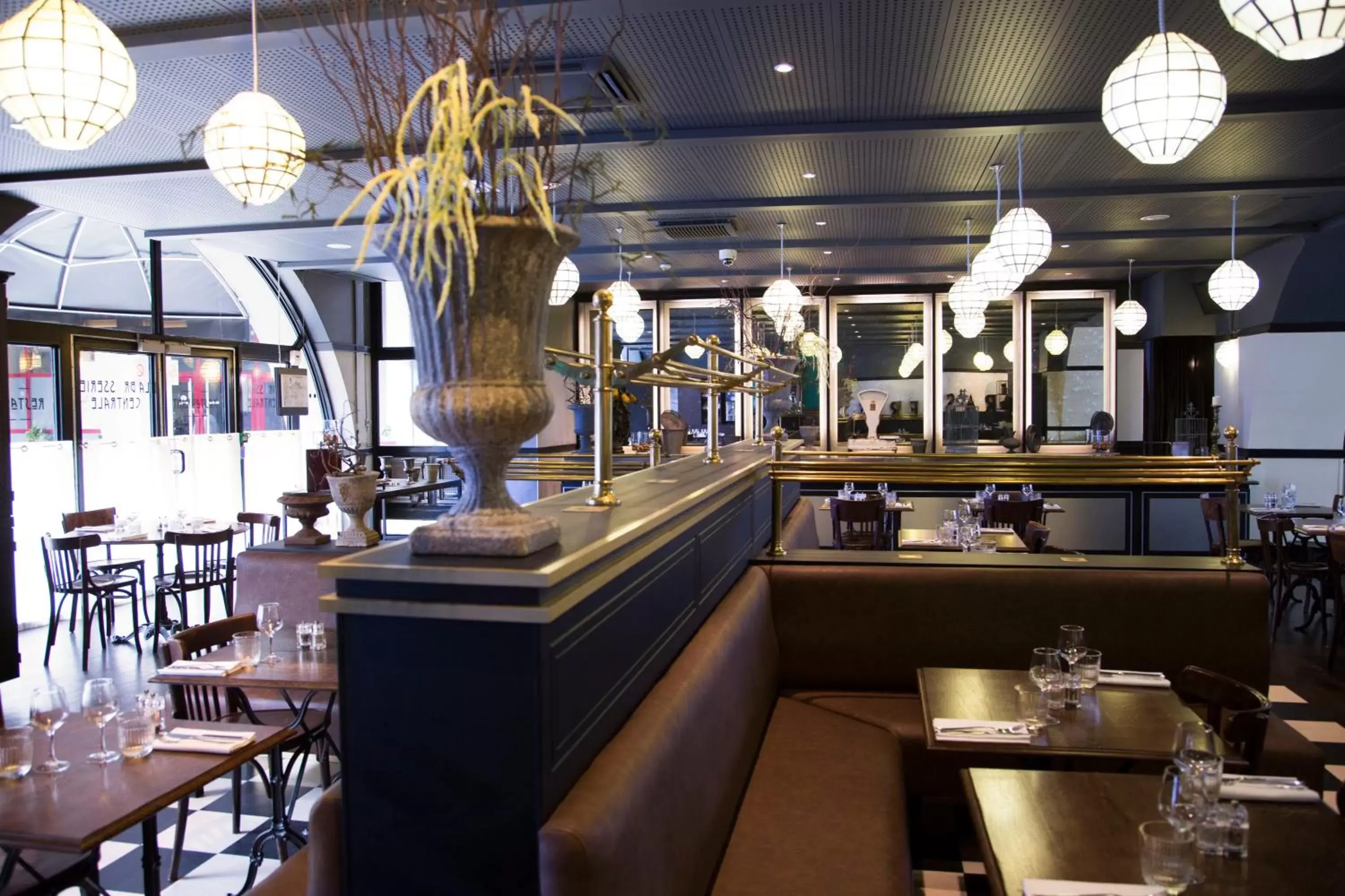 Restaurant/Places to Eat in Ibis Paris Tour Eiffel Cambronne 15ème