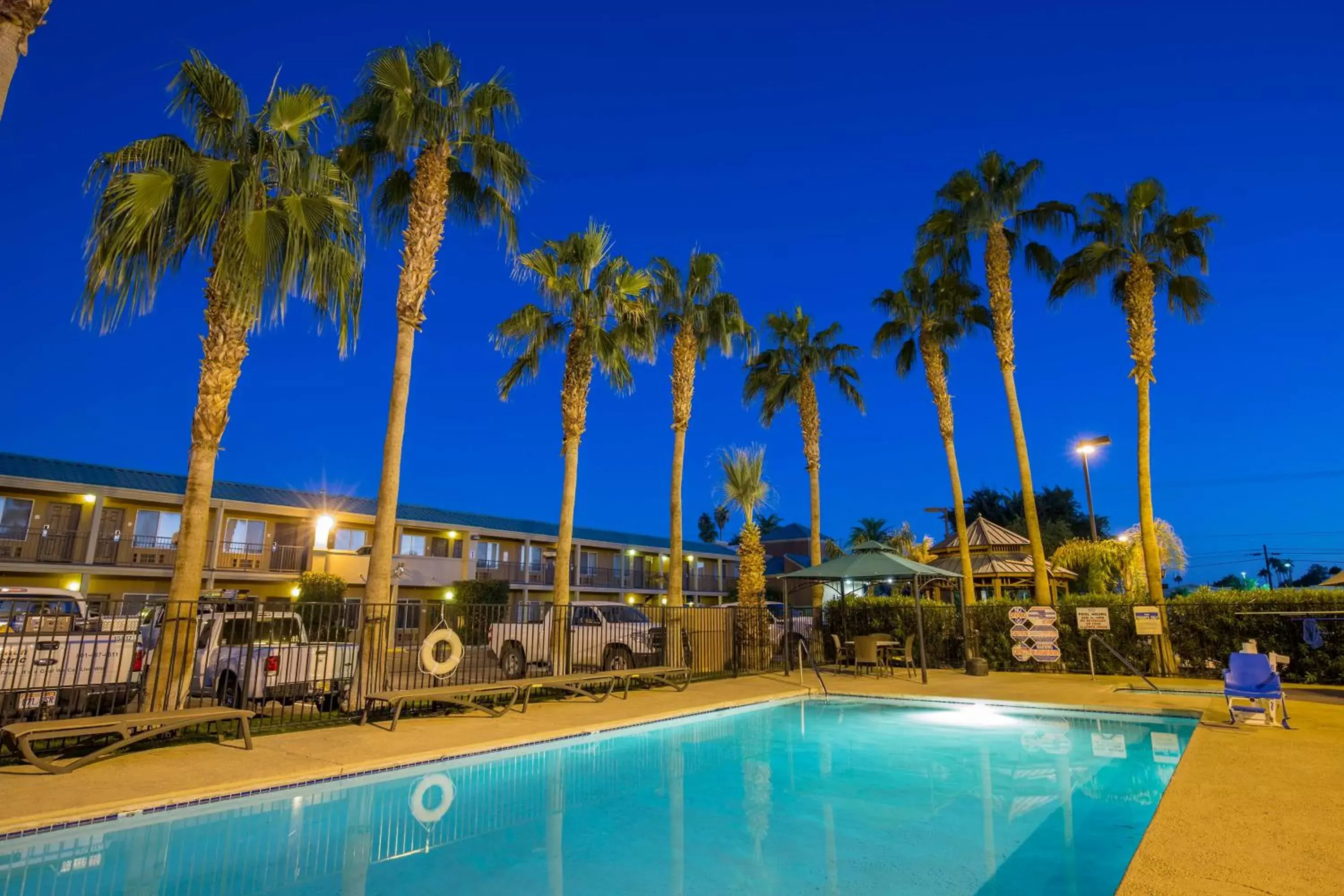 Swimming Pool in Brawley Inn