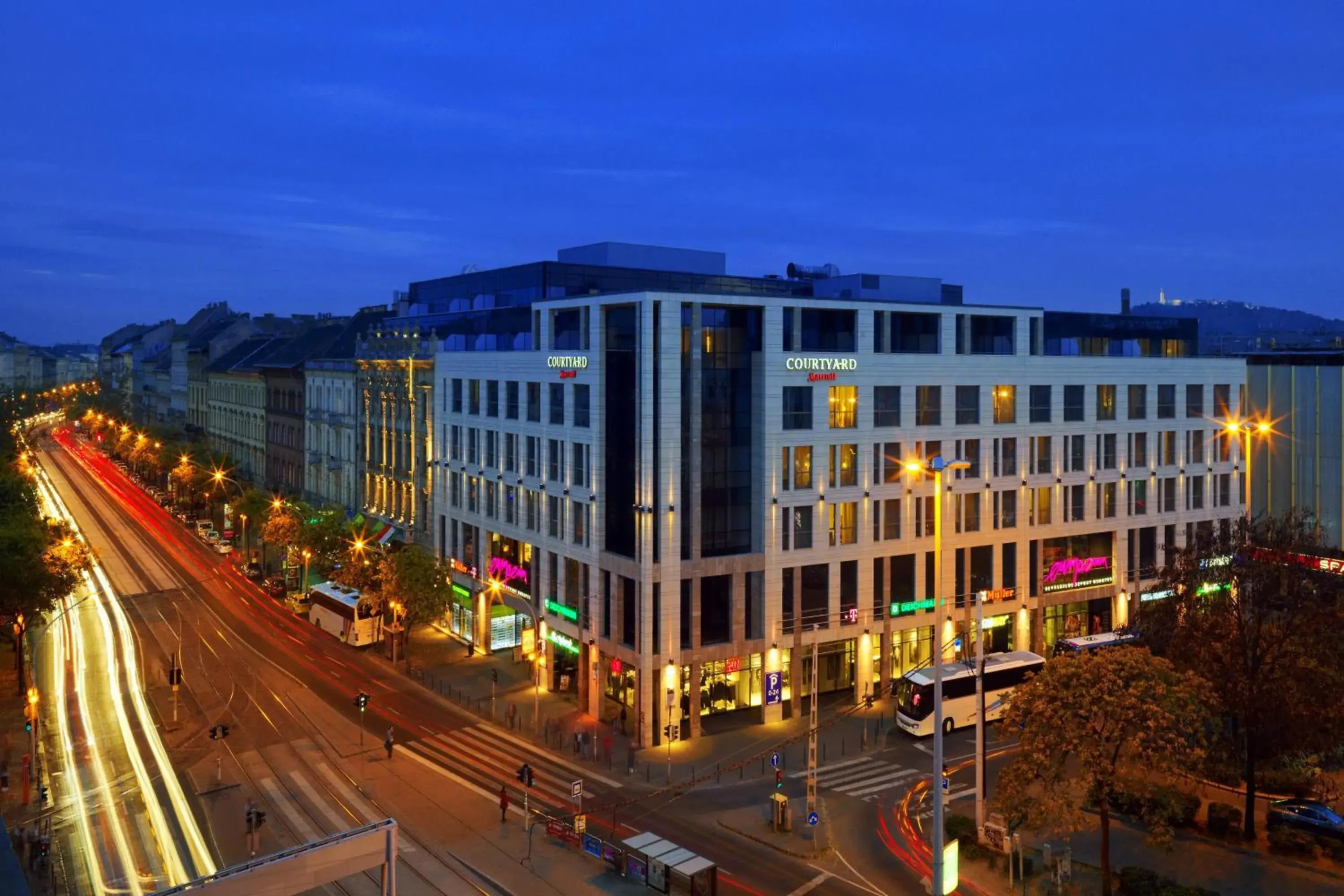 Property building in Courtyard by Marriott Budapest City Center